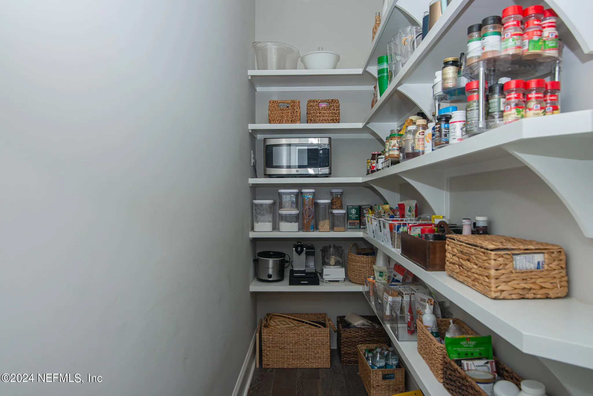 Jacksonville, Florida 32205, United States, 4 Bedrooms Bedrooms, ,4 BathroomsBathrooms,Residential,Pending,40520