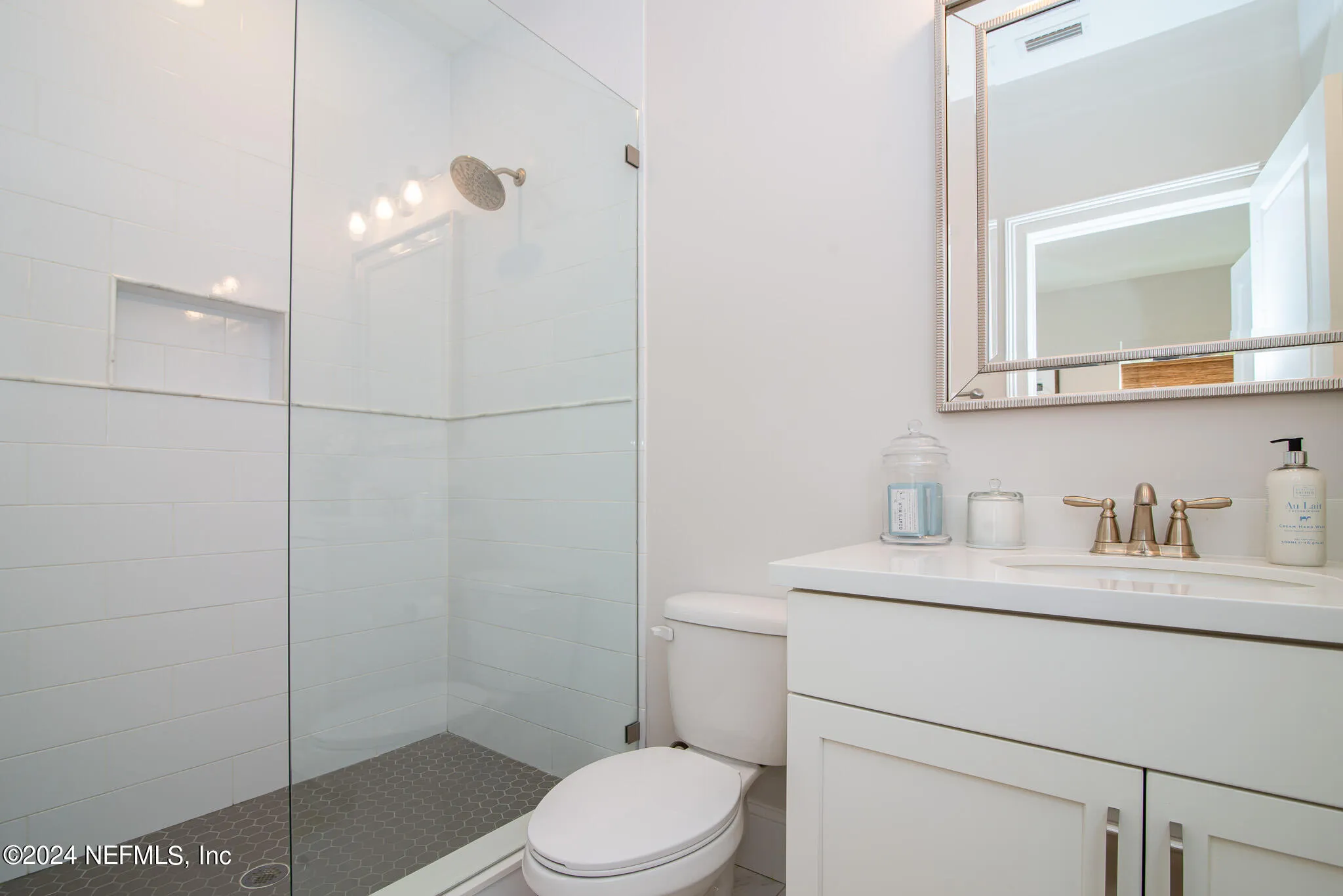 Jacksonville, Florida 32205, United States, 4 Bedrooms Bedrooms, ,4 BathroomsBathrooms,Residential,Pending,40520