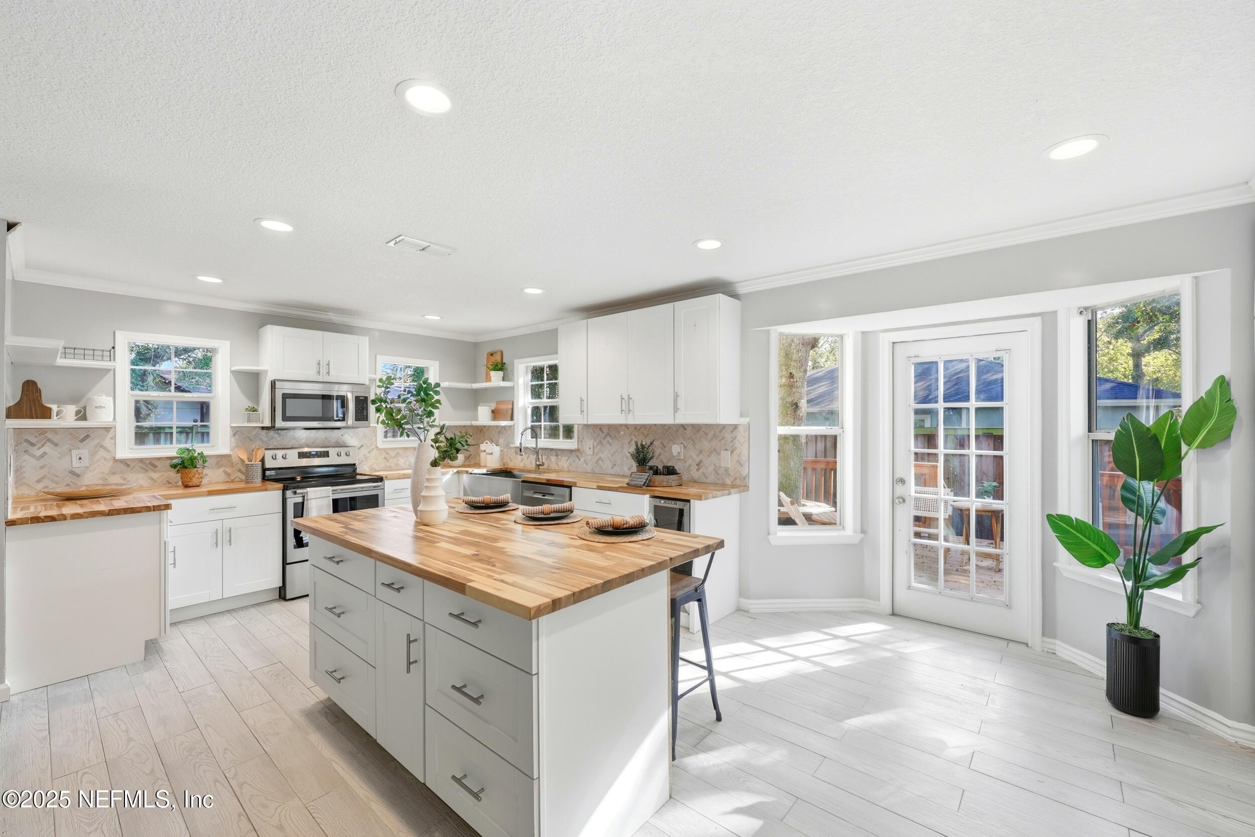 7791 HUNTERS LAKE Circle S