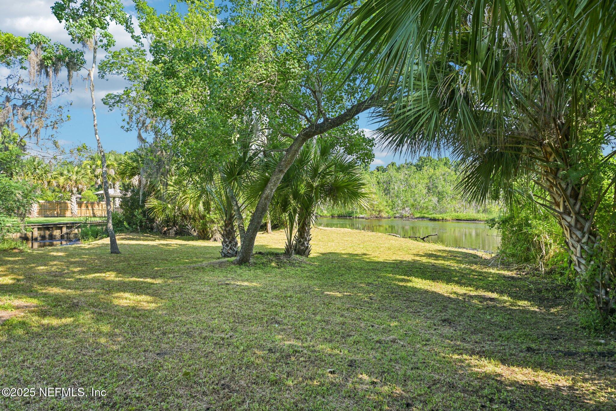 2467 HOLLY POINT Road E