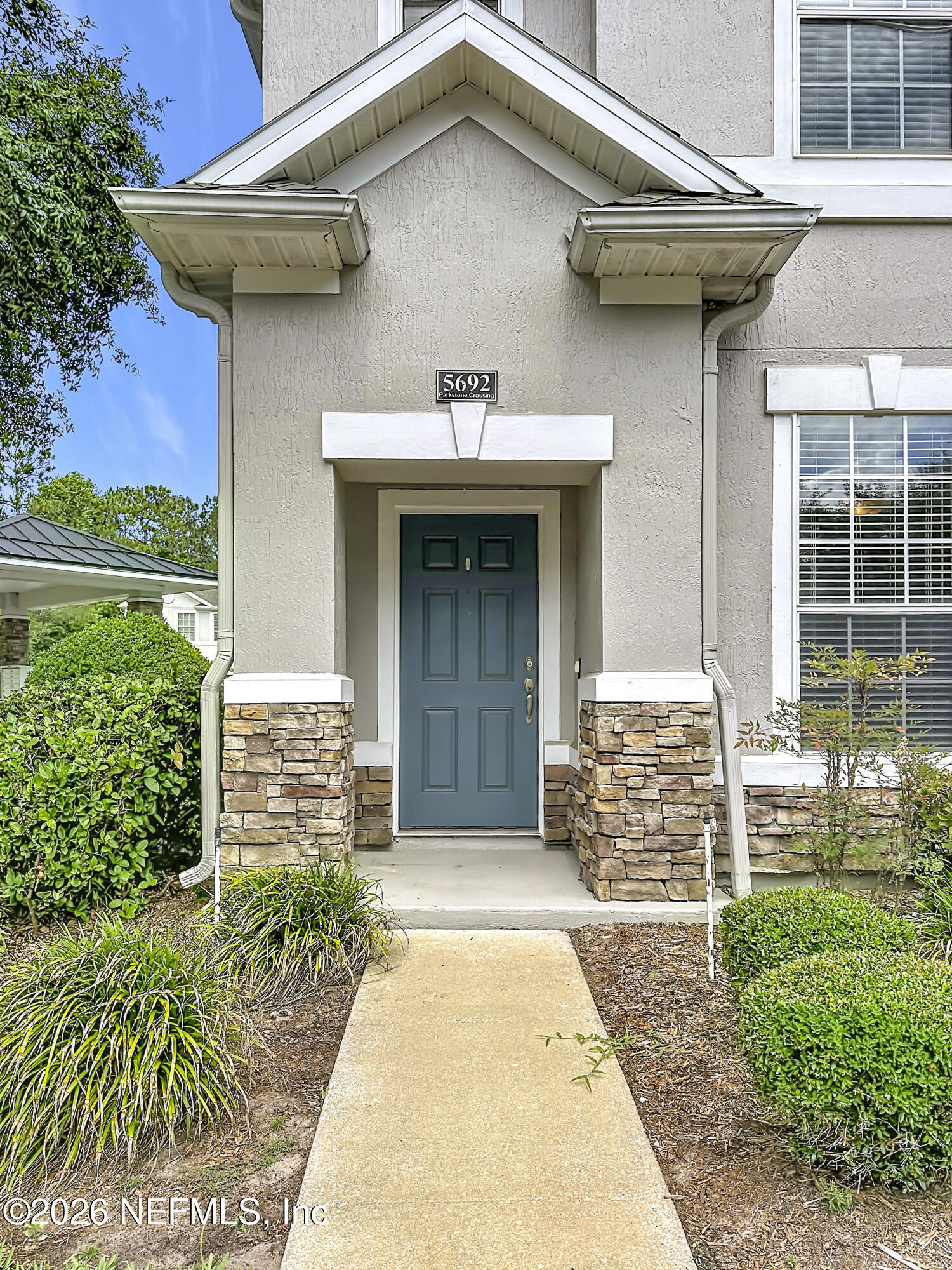 5692 PARKSTONE CROSSING Drive