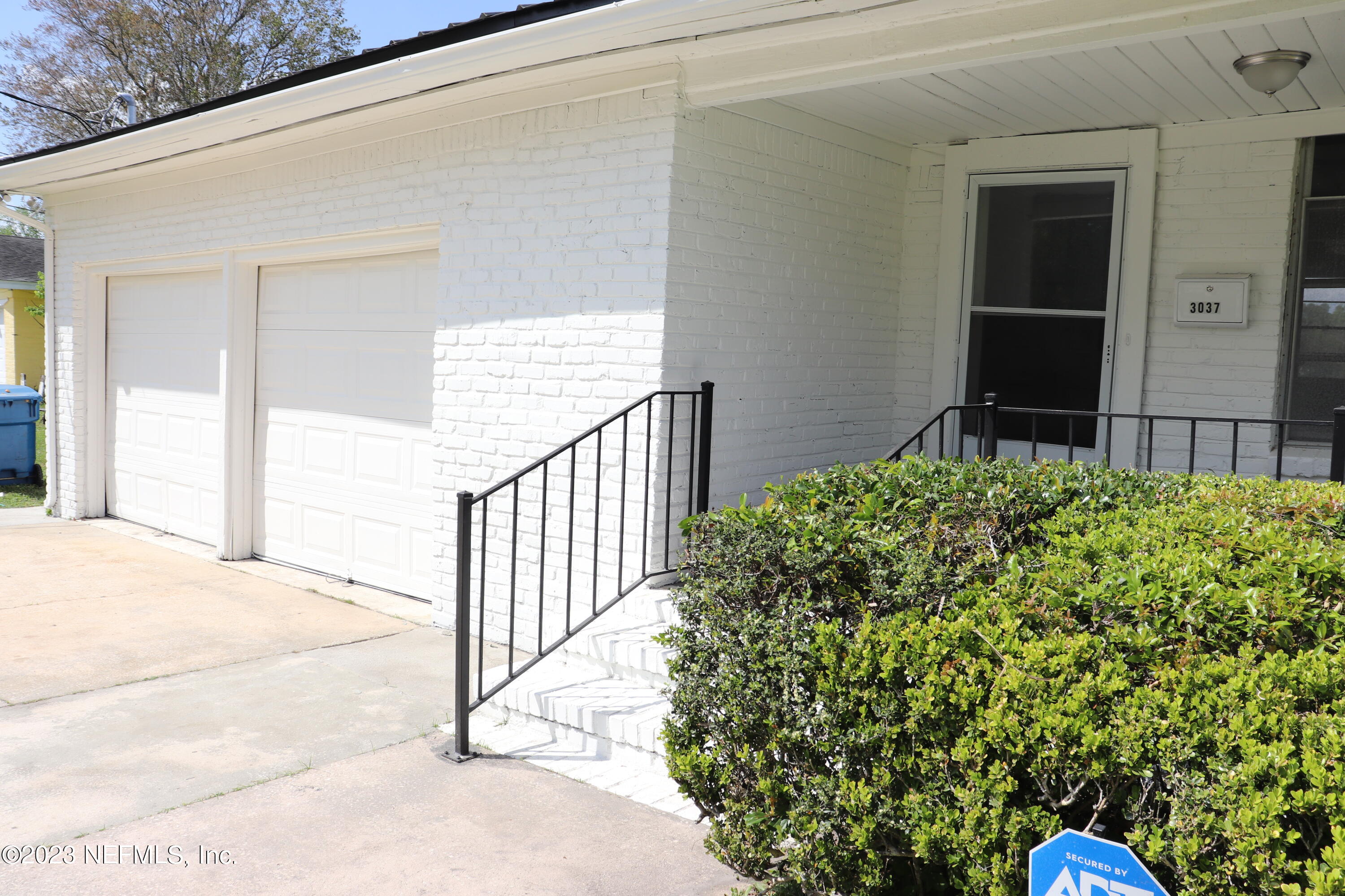 Photo 10 of 52 of 3037 RIBAULT SCENIC Drive house