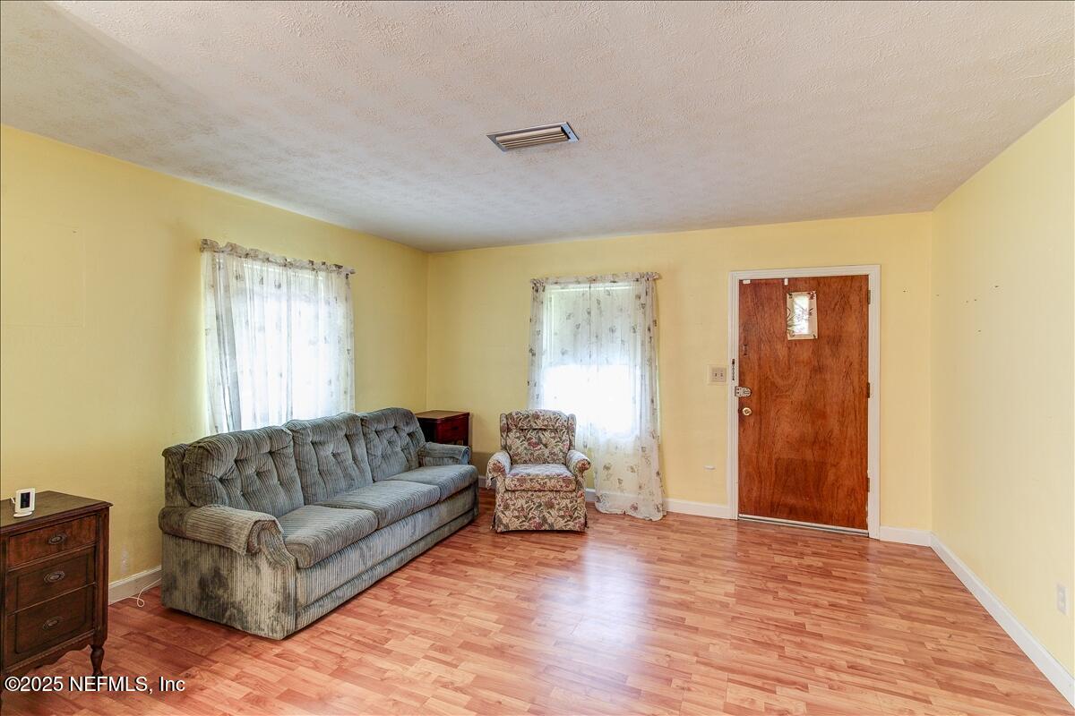 5222 HOLLYCREST Drive