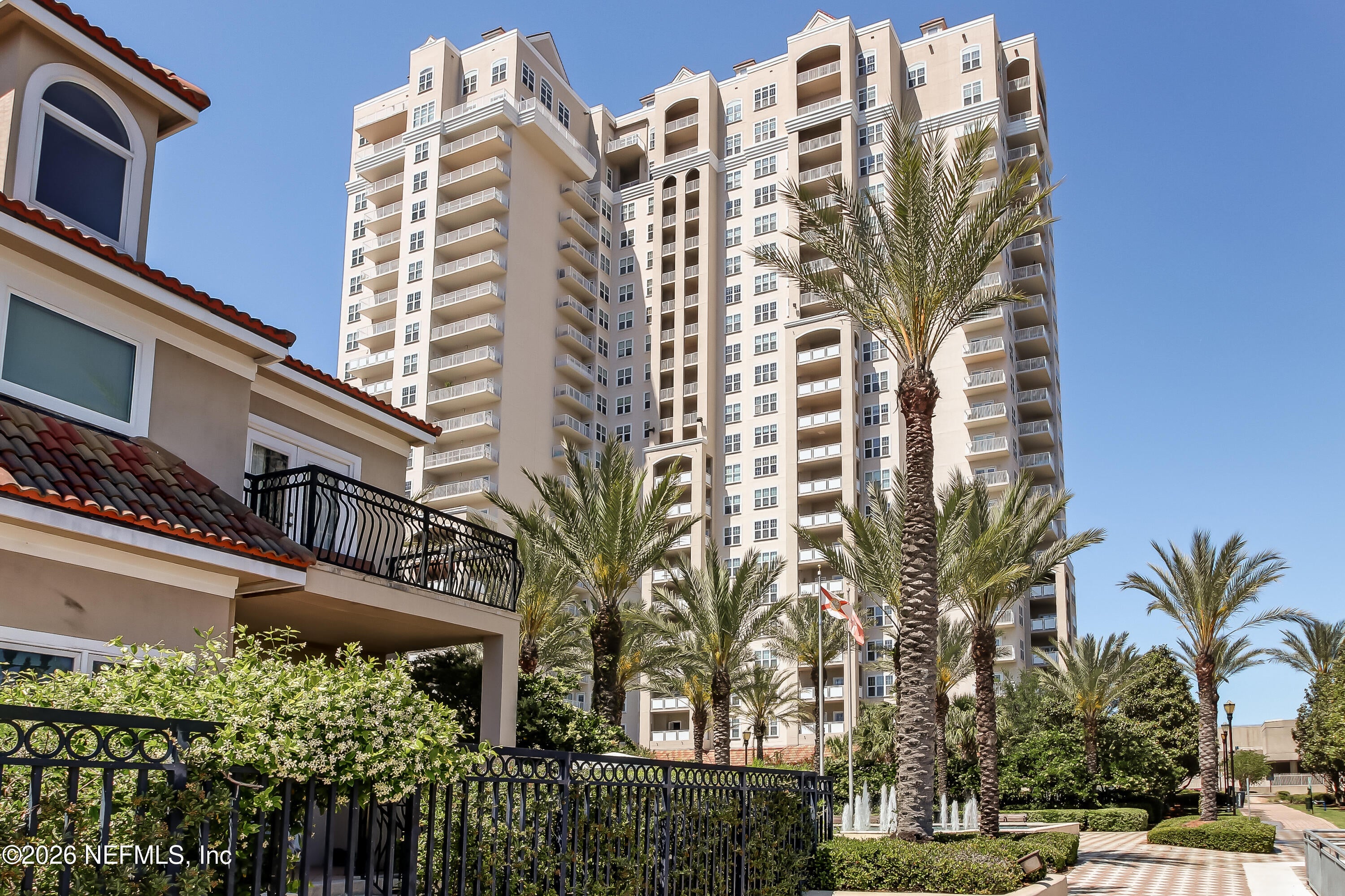 400 E BAY Street E 804
