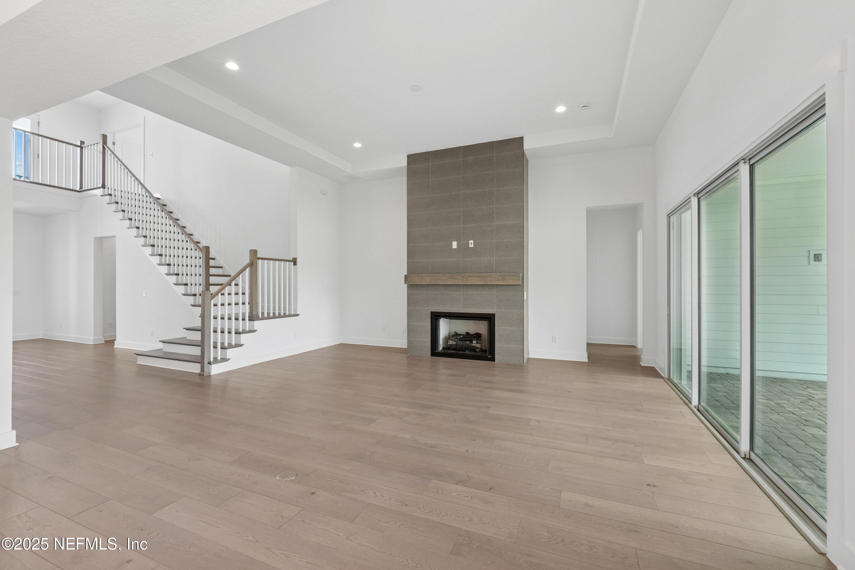 264 HILLENDALE Circle