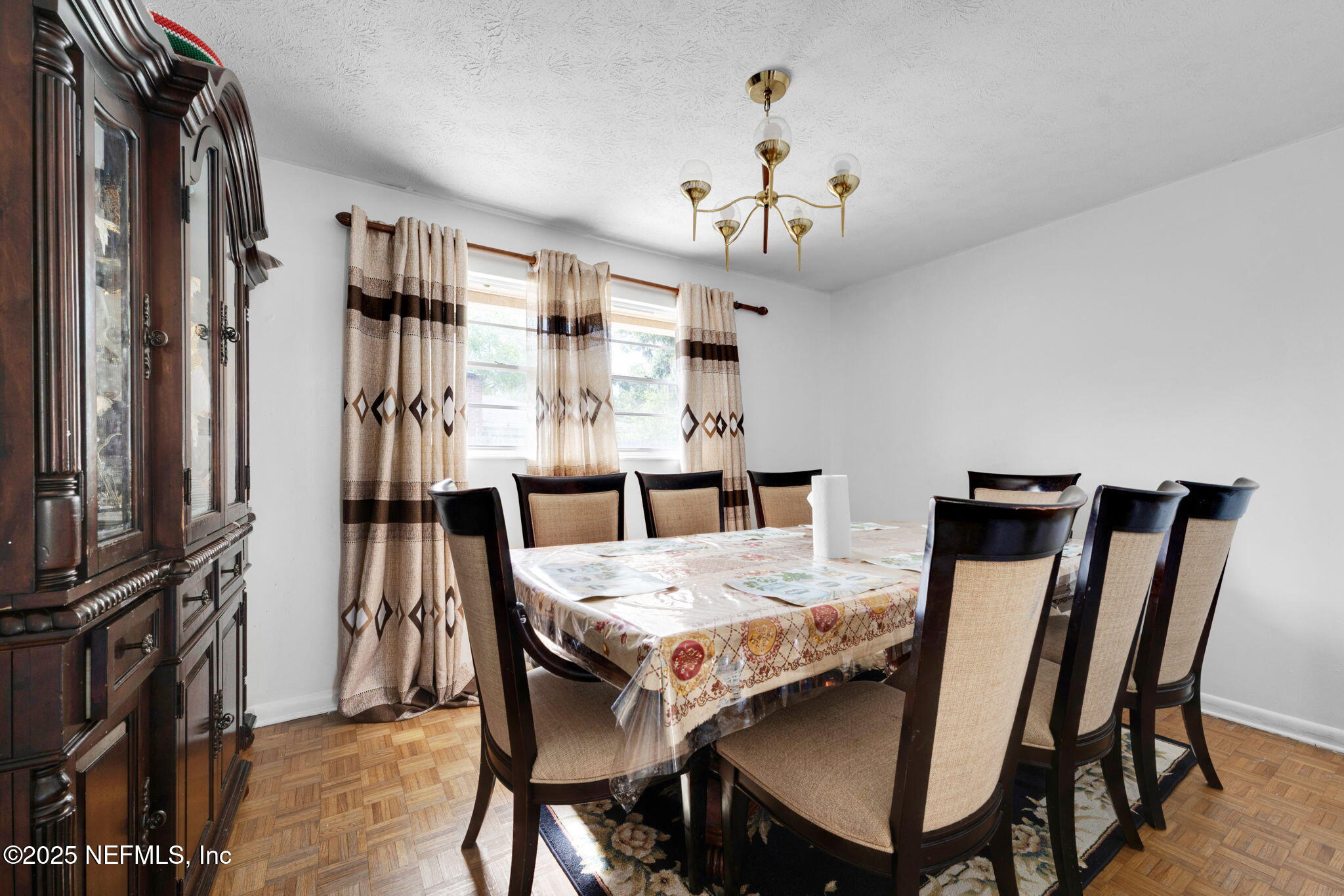 8460 LYNDA SUE Lane W