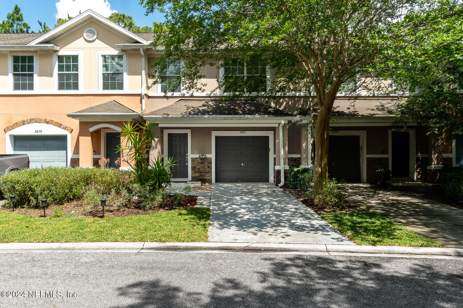 Jacksonville, FL home for sale located at 5881 Moonstone Court, Jacksonville, FL 32258