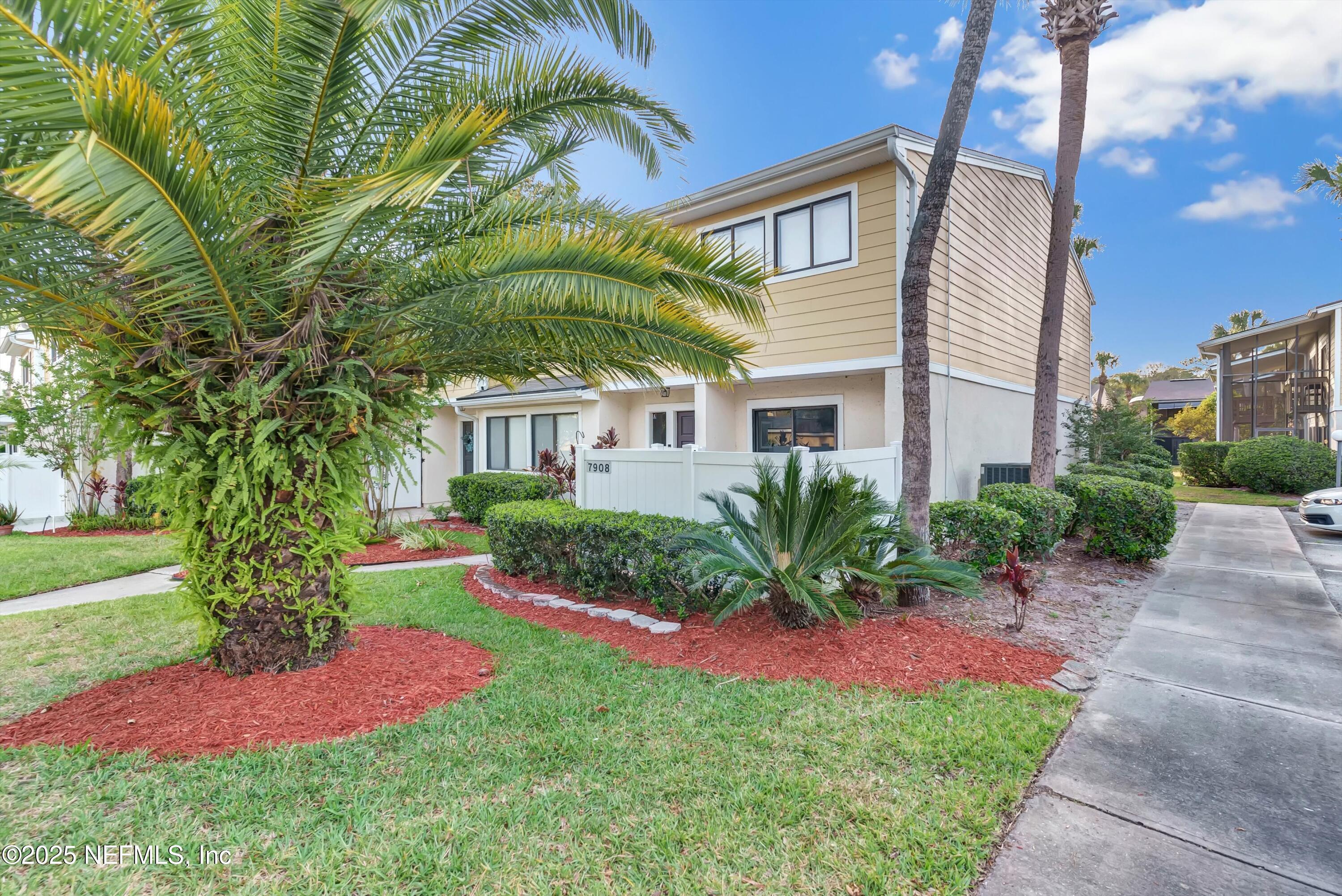 7908 LOS ROBLES Court 7908