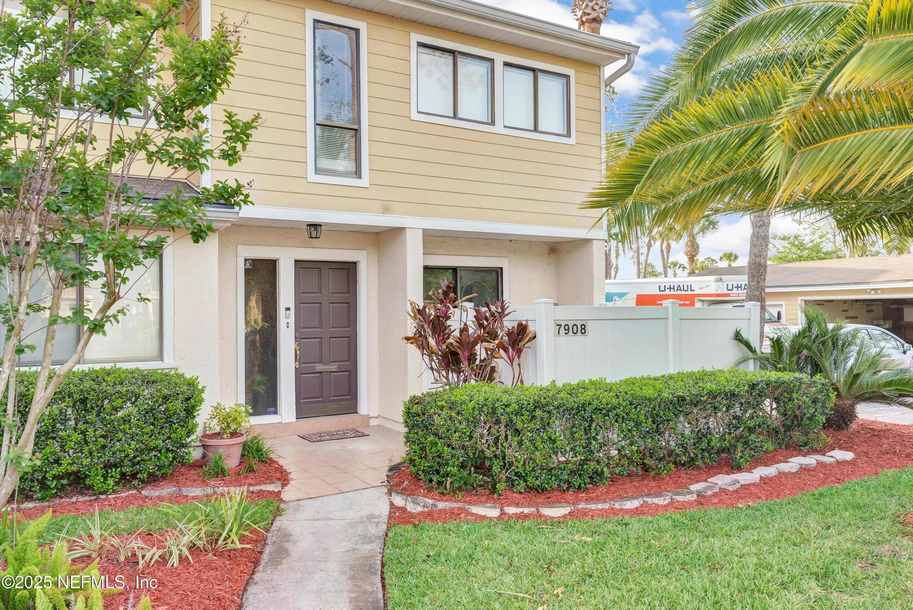 7908 LOS ROBLES Court 7908