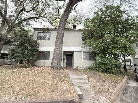 718 OAKS MANOR Court M1-2 Jacksonville FL 32211