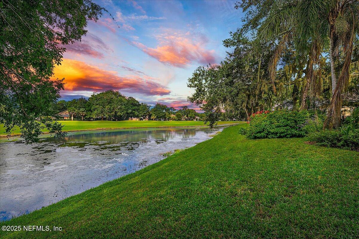 1532 NOTTINGHAM KNOLL Drive