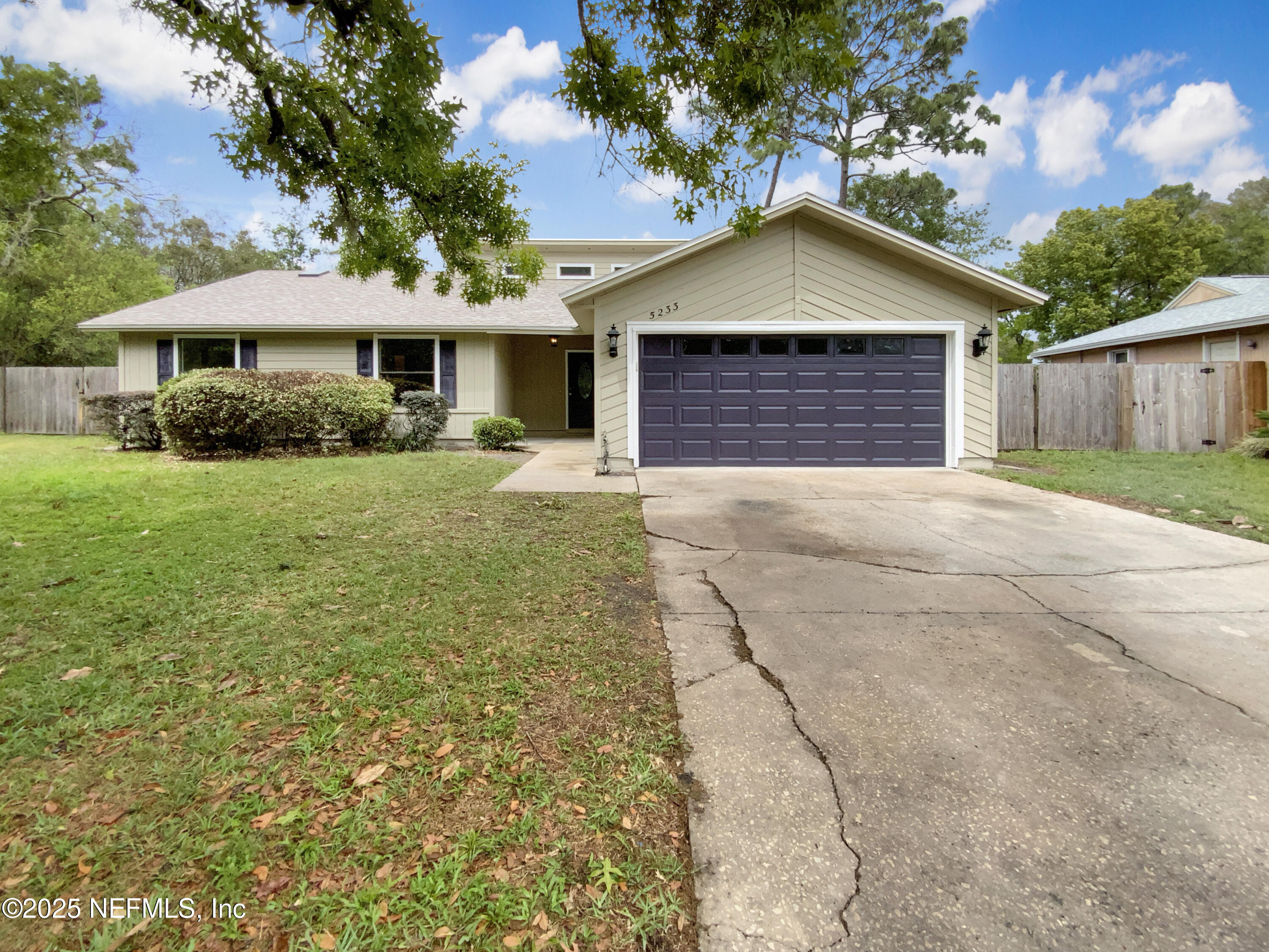 5233 TREE WAY Lane