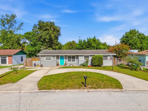 Photo of 2842 DAFFODIL Circle W, Jacksonville, FL 32246 (MLS # 2153222)