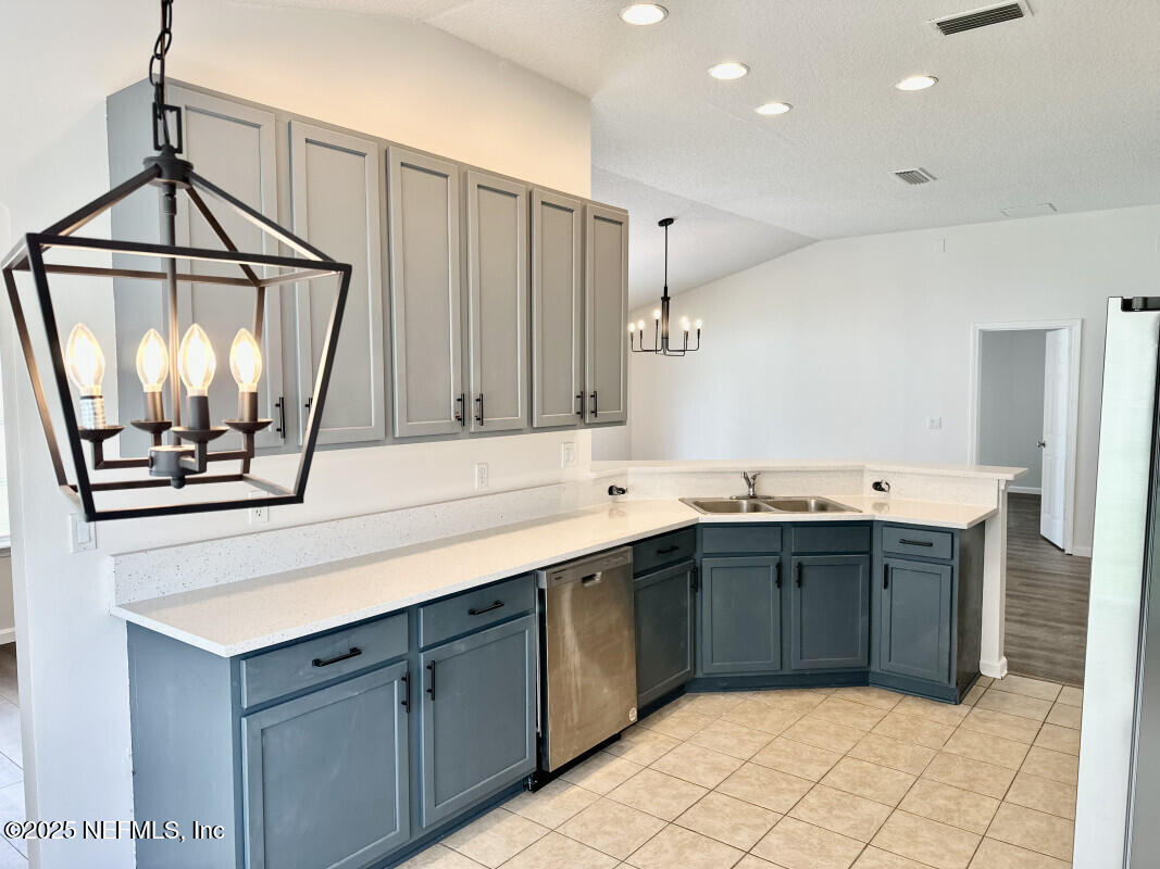 2875 SPOONBILL Trail