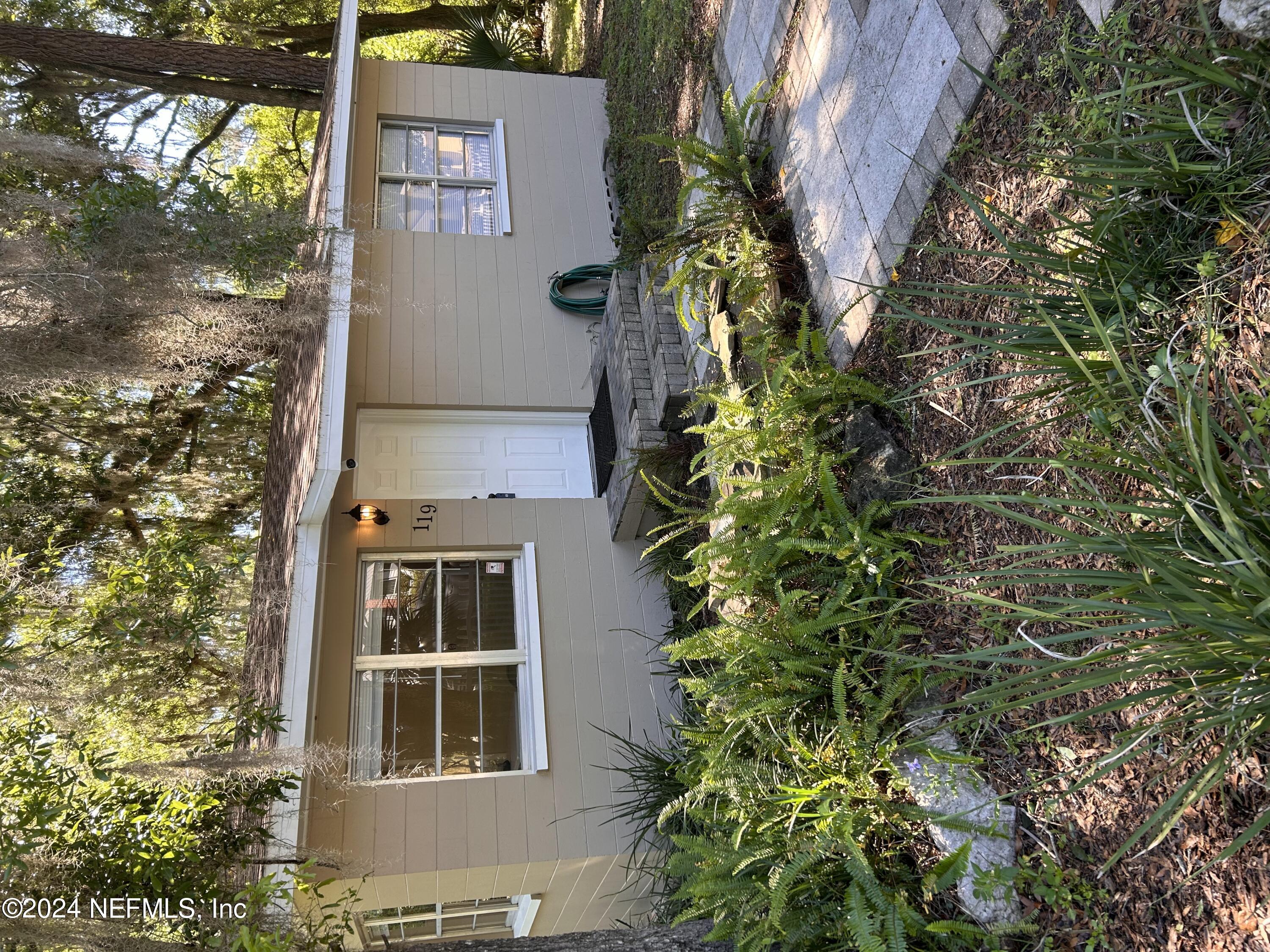 Gainesville, FL home for sale located at 119 SE 12th Street, Gainesville, FL 32641