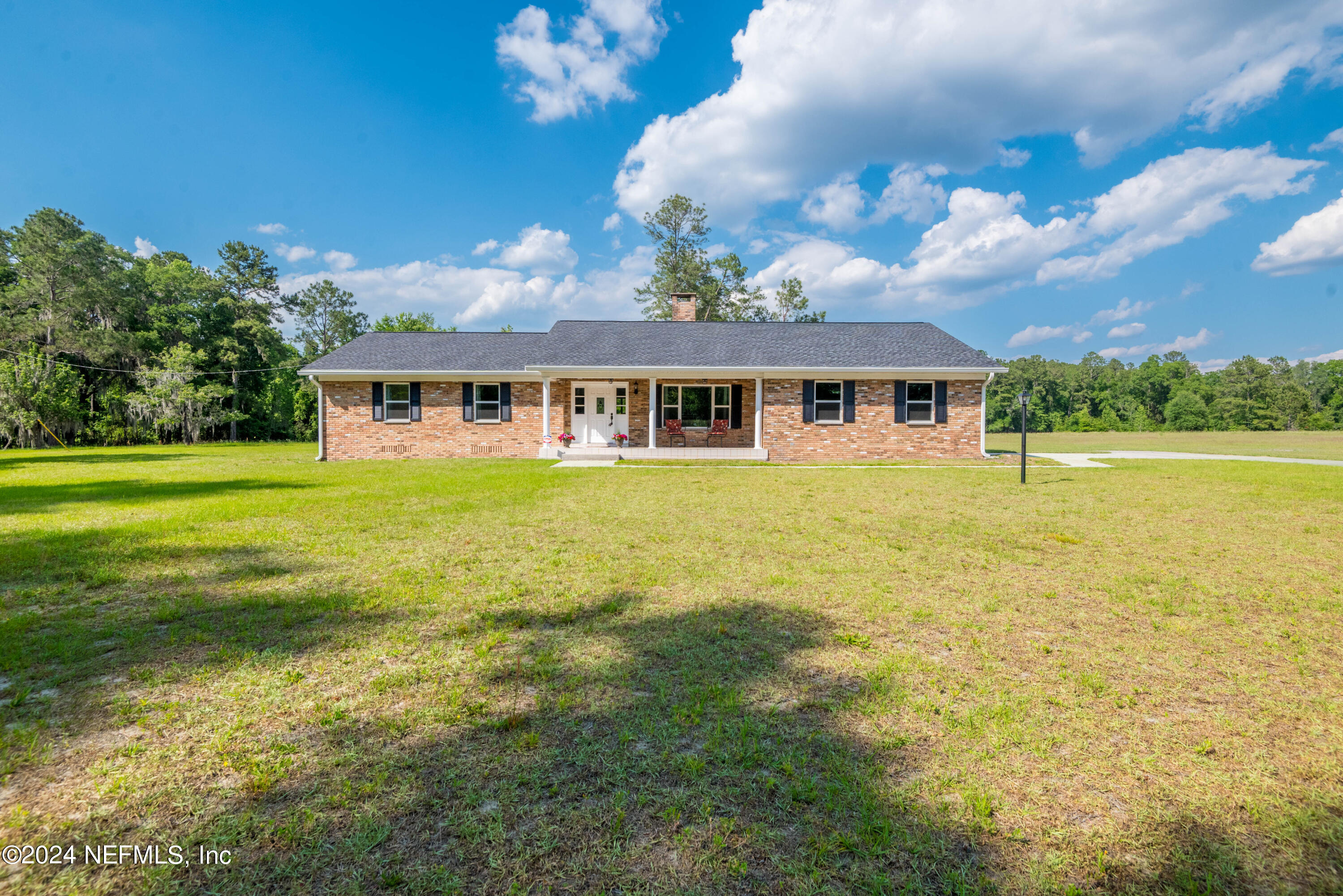 Brooker, FL home for sale located at 16373 Cr 231, Brooker, FL 32622