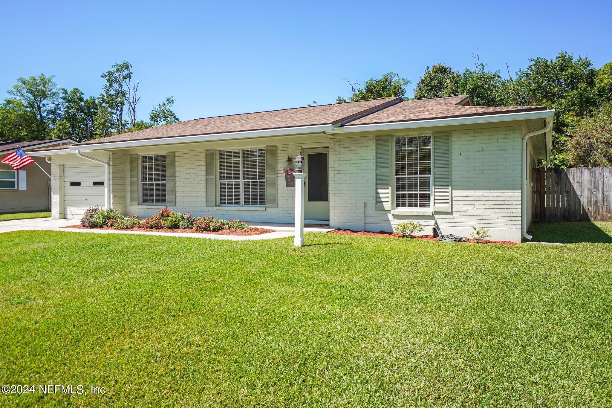 Orange Park, FL home for sale located at 1424 Bellair Boulevard, Orange Park, FL 32073