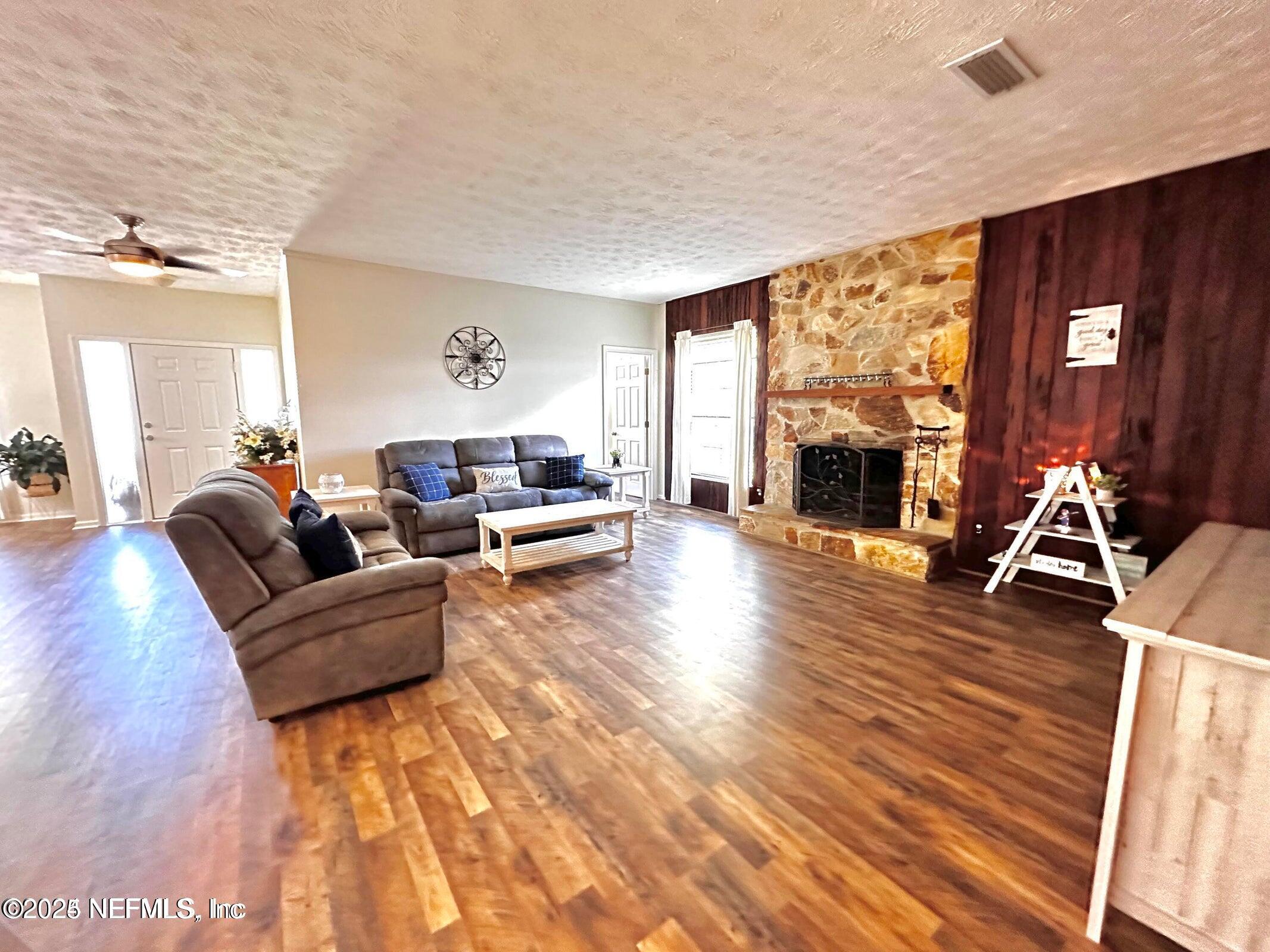 5609 COUNTY ROAD 352