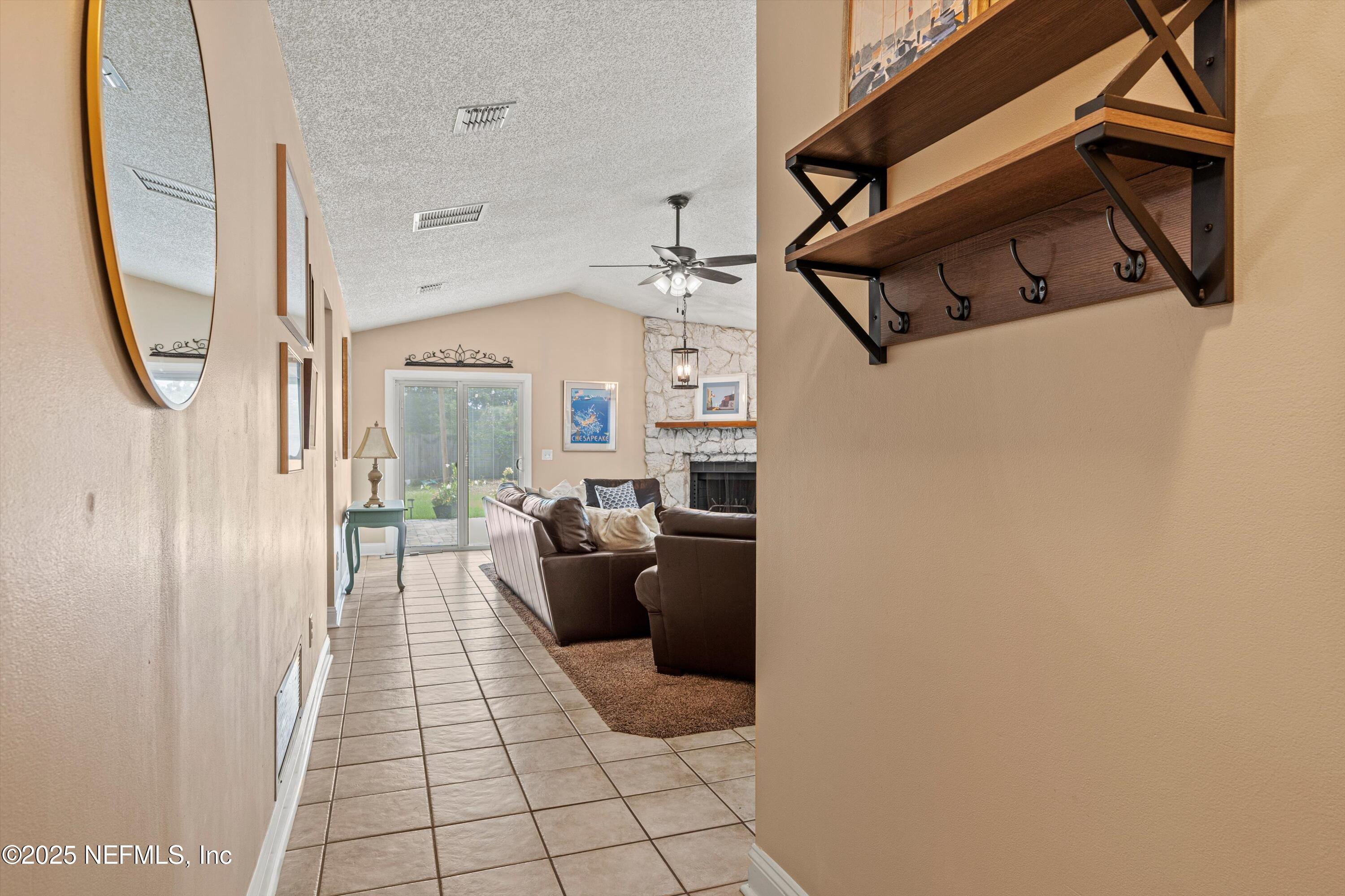 1427 CLASSIC OAK Road W