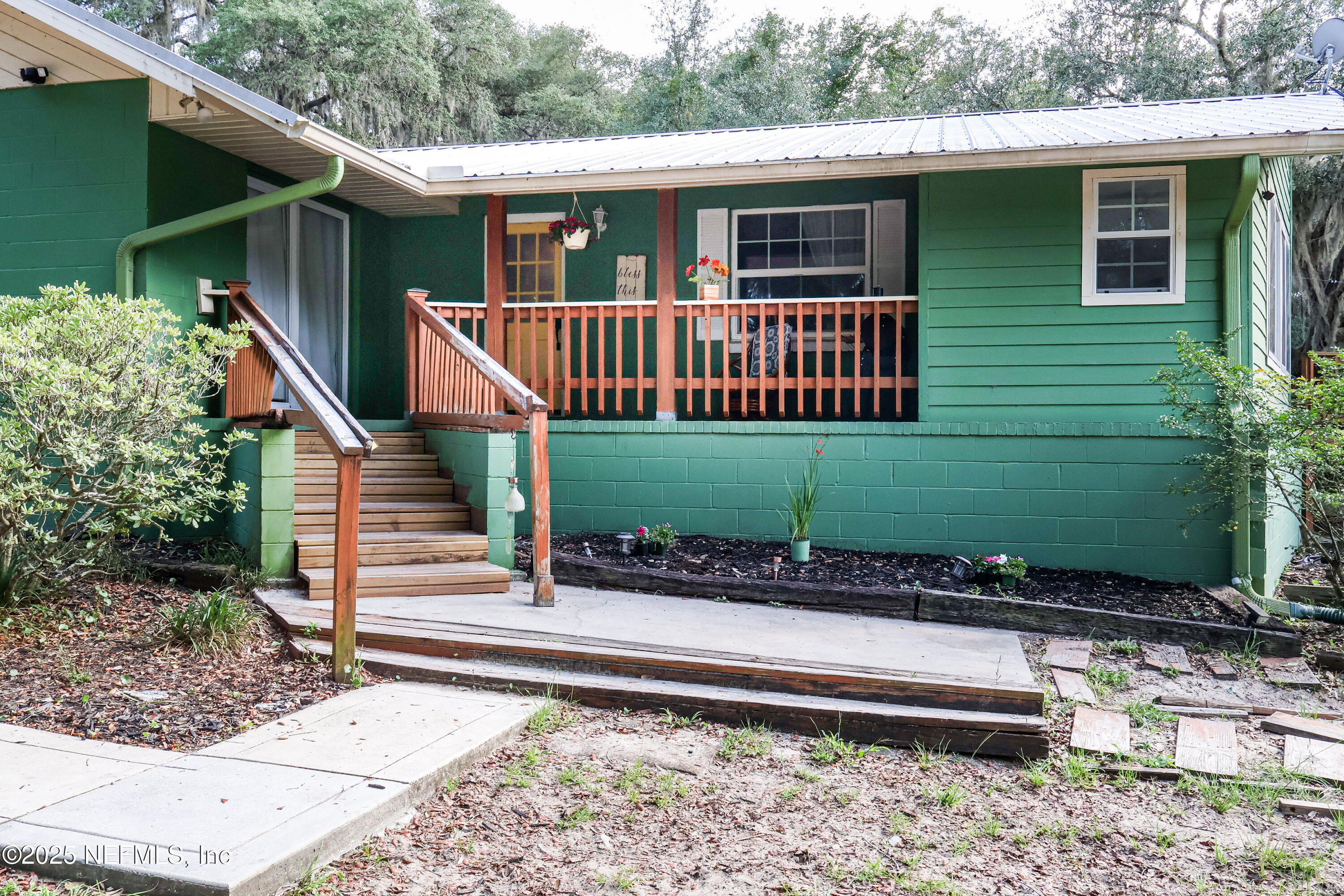 5817 S CRATER LAKE Circle