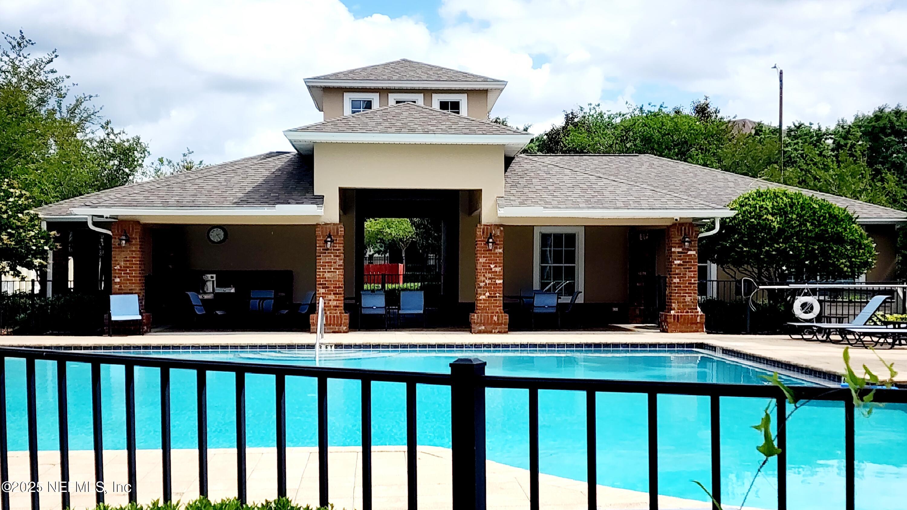 8133 SUMMERSIDE Circle