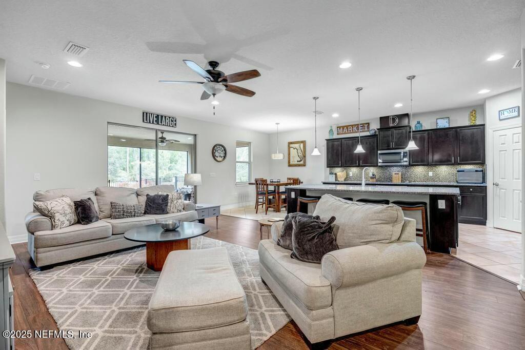 104 ALEGRIA Circle