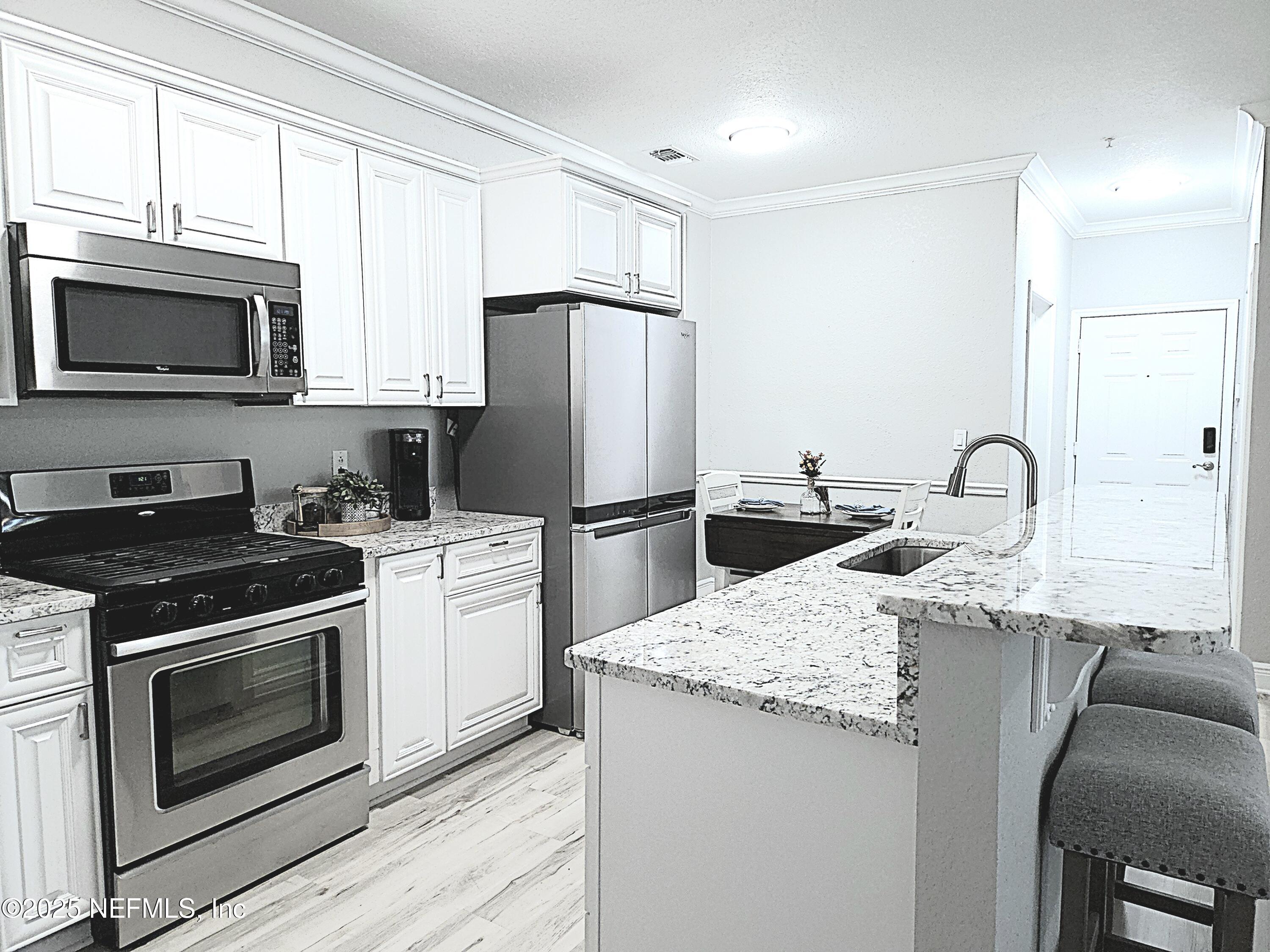 13810 SUTTON PARK Drive N 1516