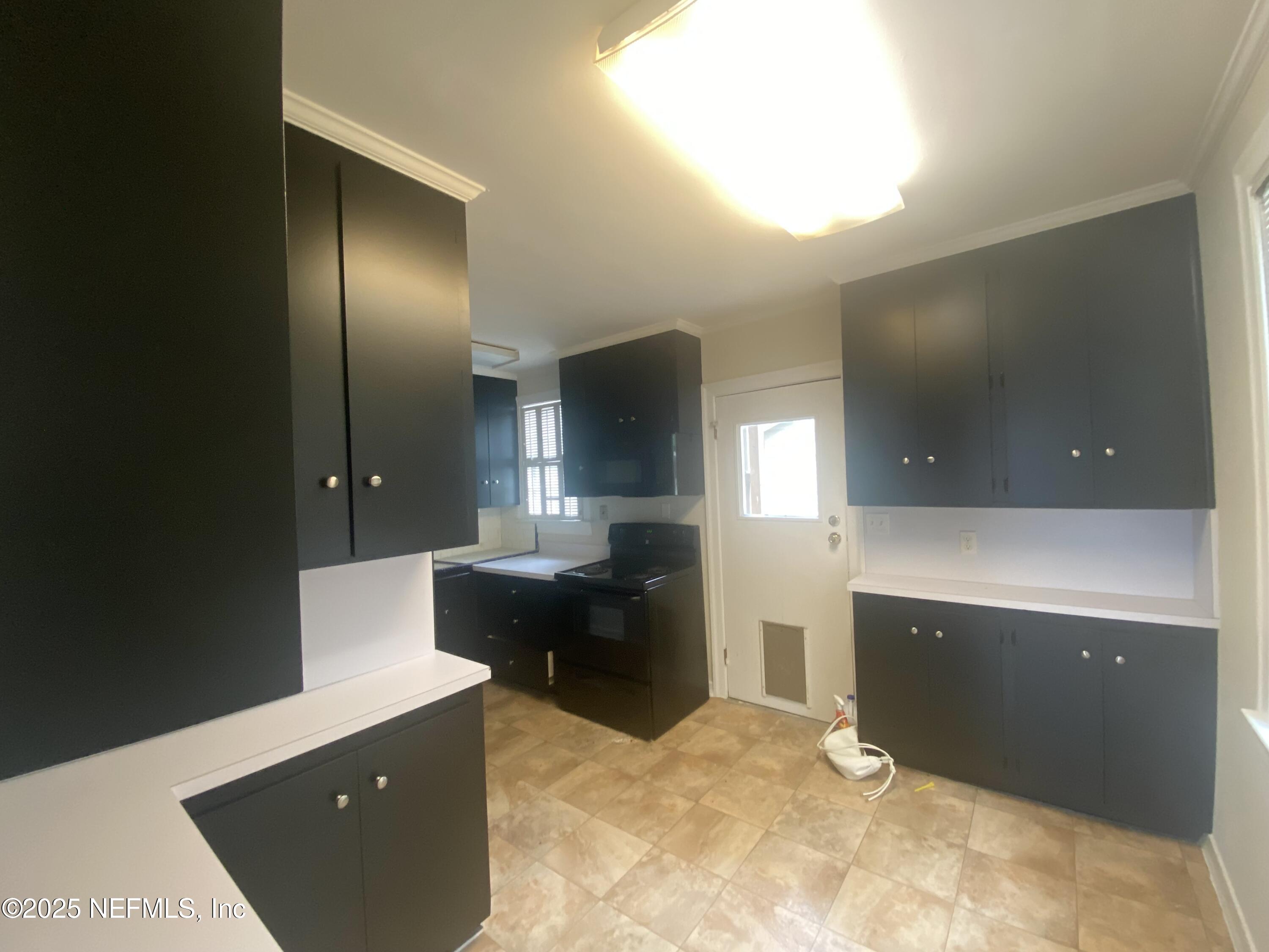 1241 DONALD Street