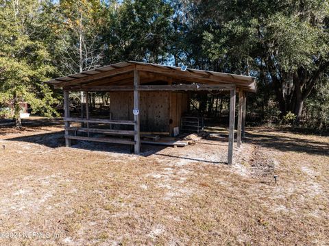 A home in Fort White