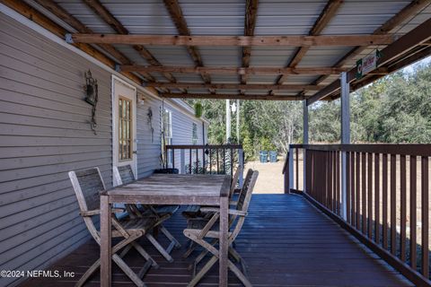 A home in Fort White