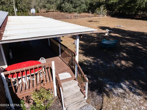 A home in Fort White