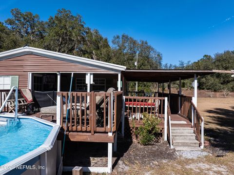 A home in Fort White