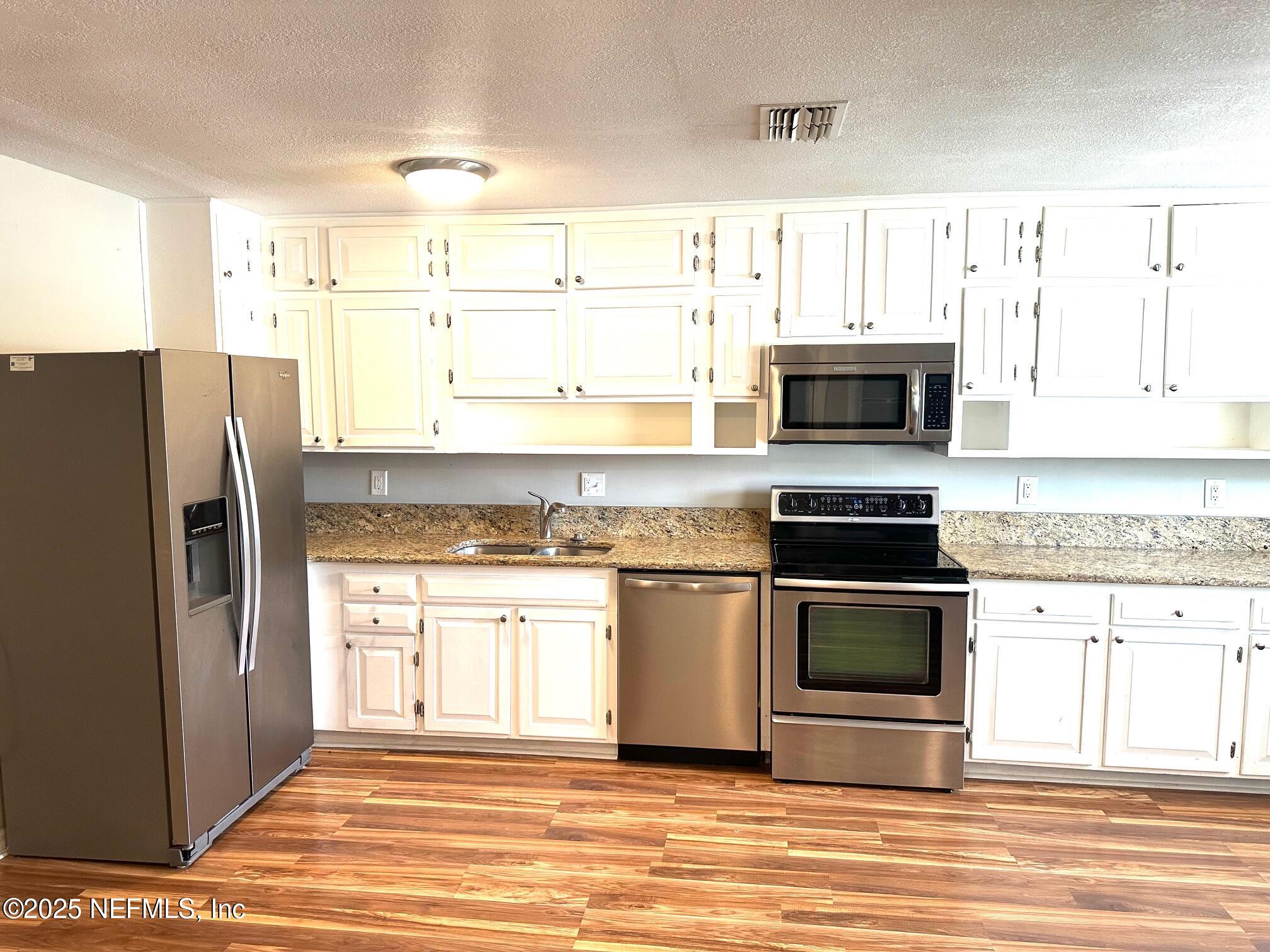 13004 AMBRIDGE Lane