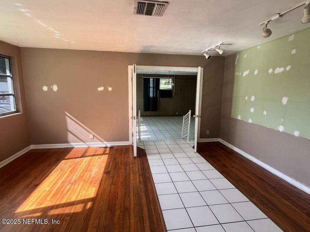 6901 LAGNEY Circle