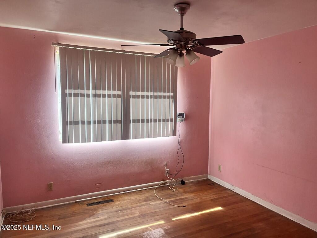 6901 LAGNEY Circle