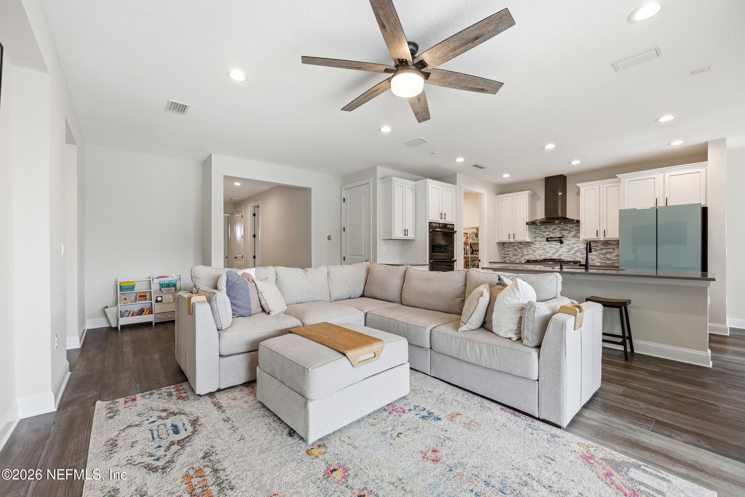 518 SILVERLEAF VILLAGE Drive