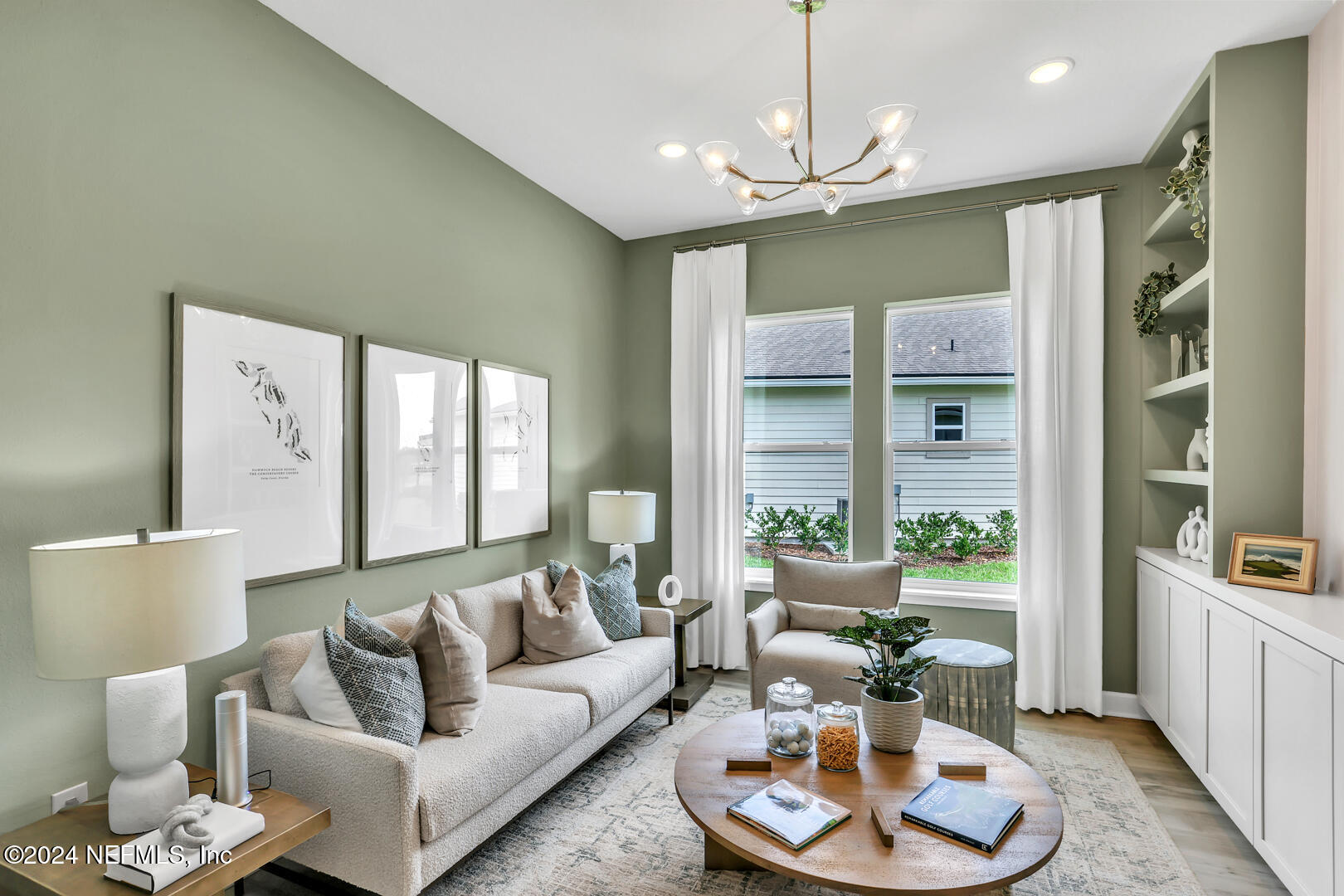 565 KNOTTED BIRCH Avenue