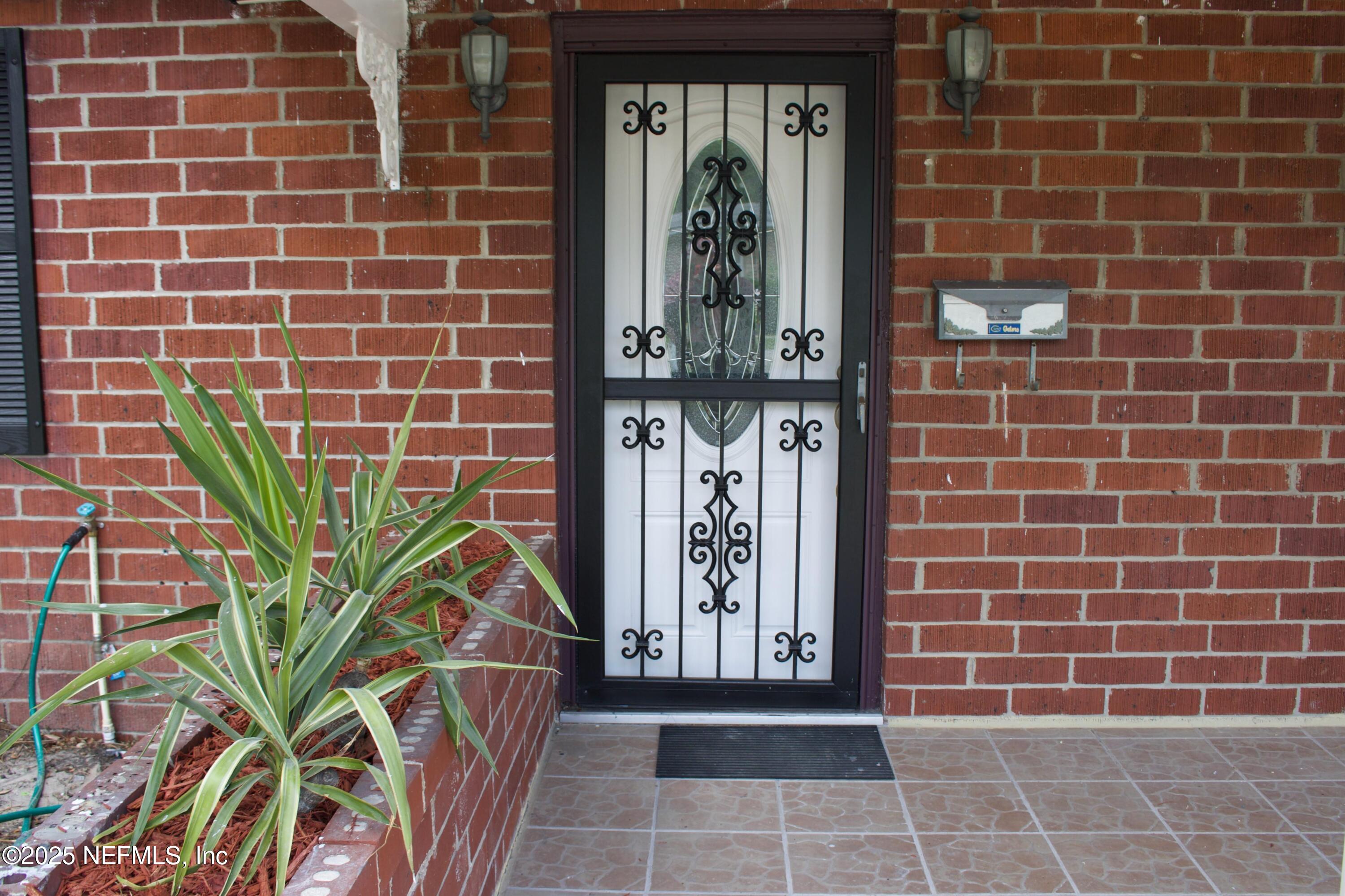 2242 LAKE LUCINA Drive