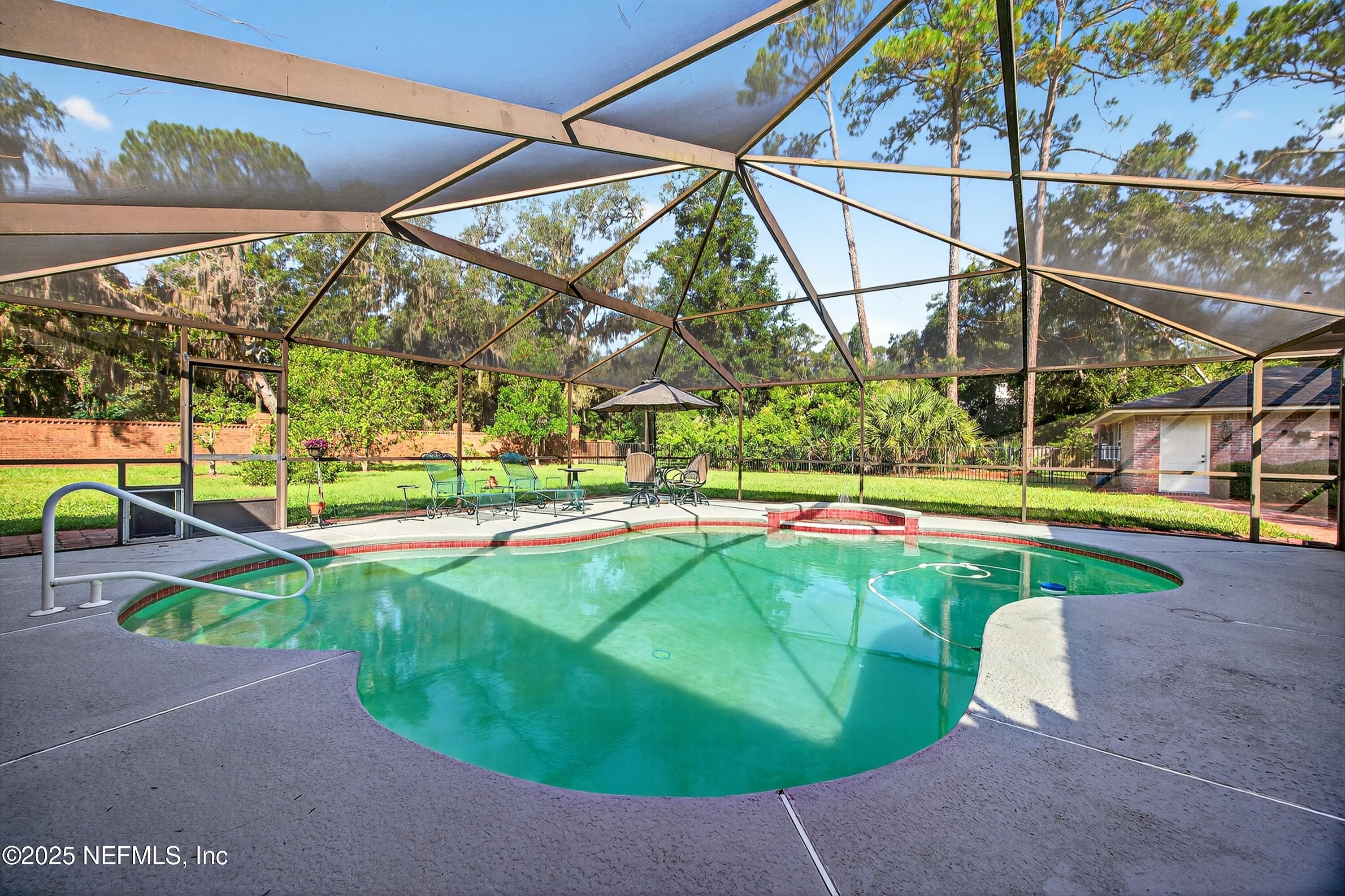1704 PLANTATION OAKS Drive