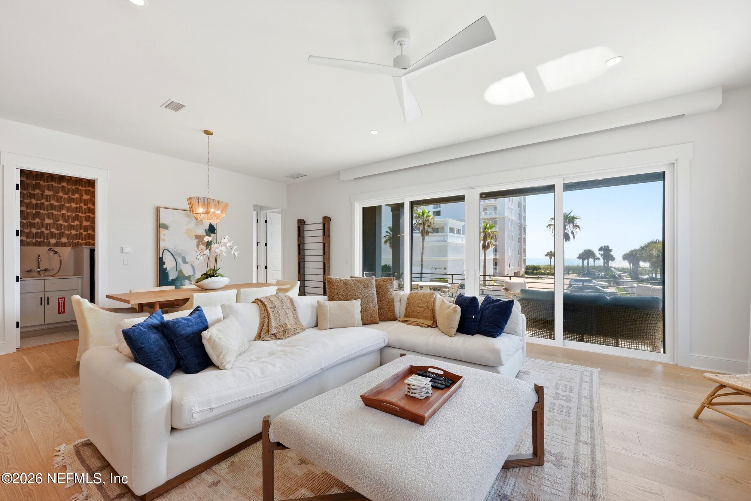 105 N 11TH Avenue