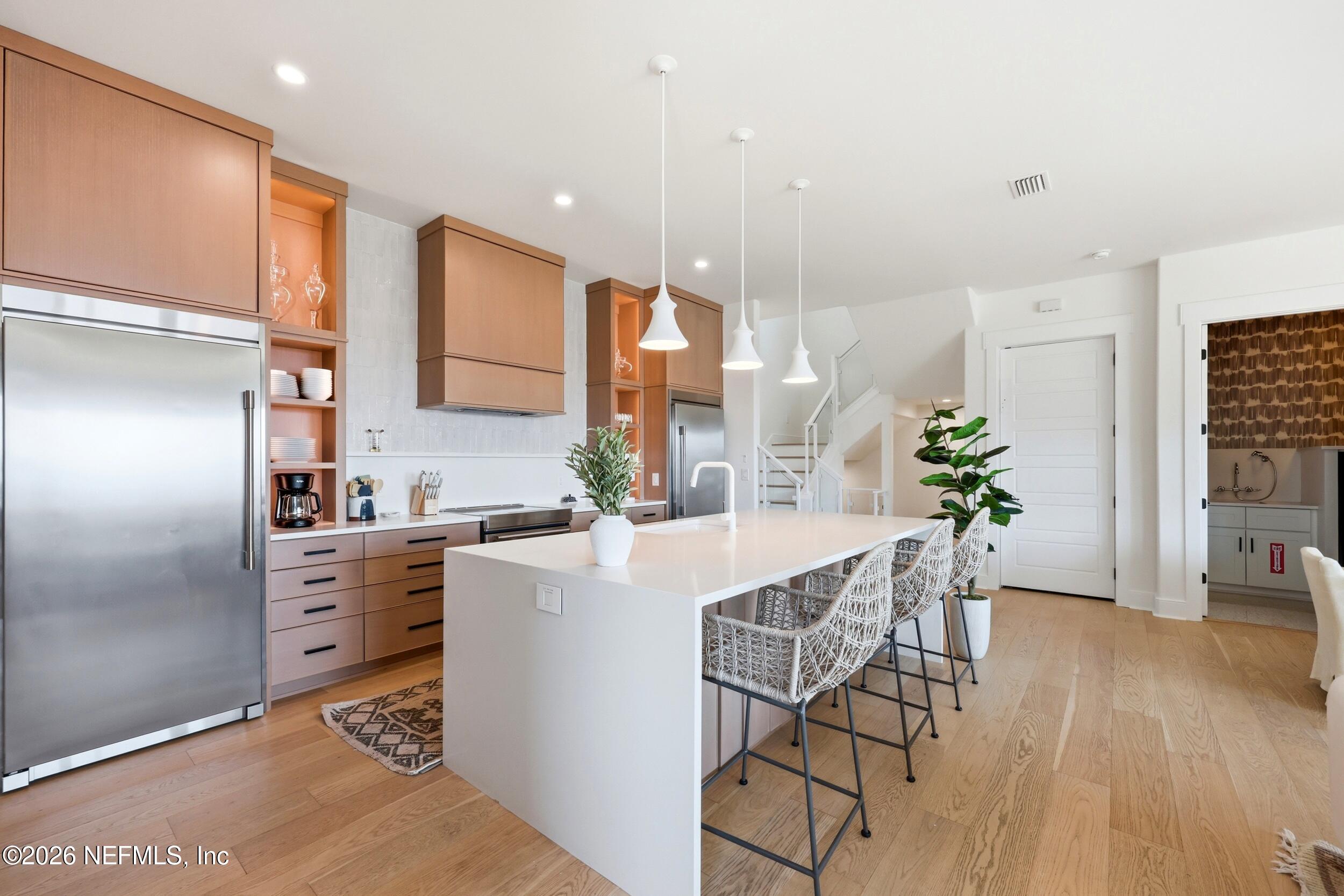 105 N 11TH Avenue