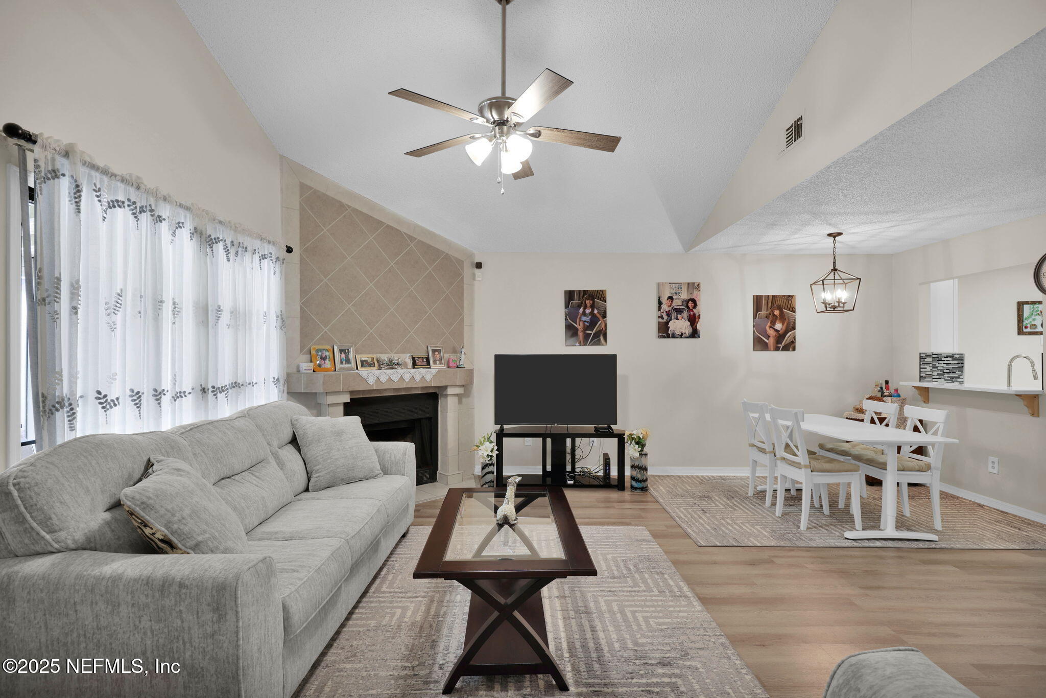 8300 PLAZA GATE Lane 1122