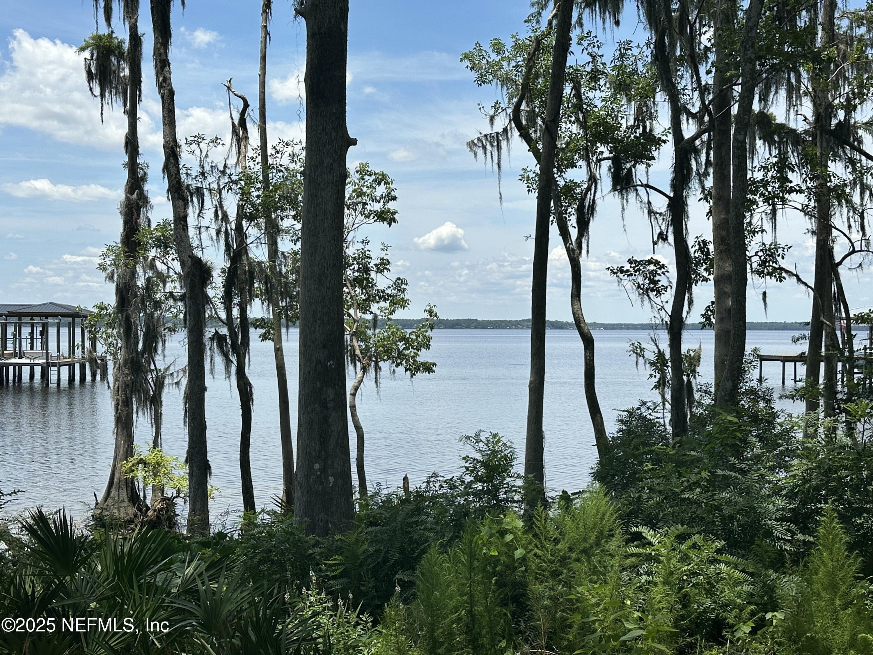 330 HALLOWES Cove