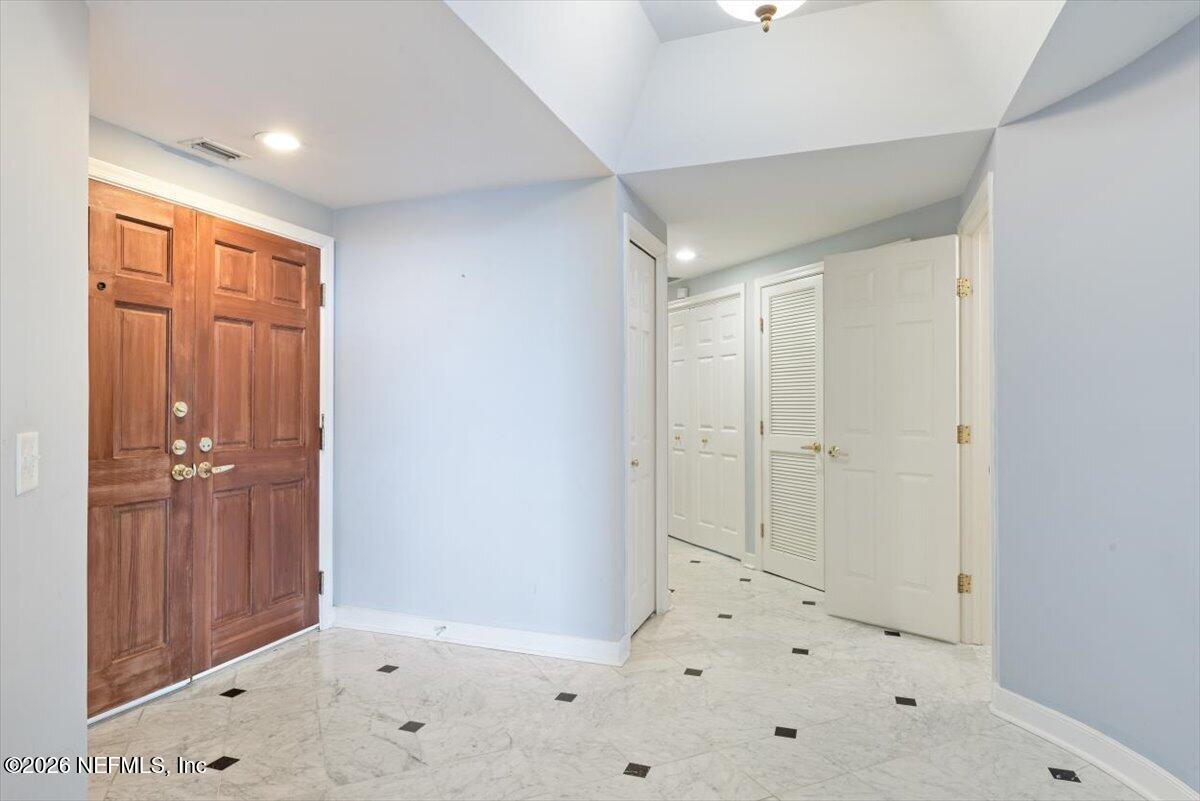 916 SPINNAKERS REACH Drive 916