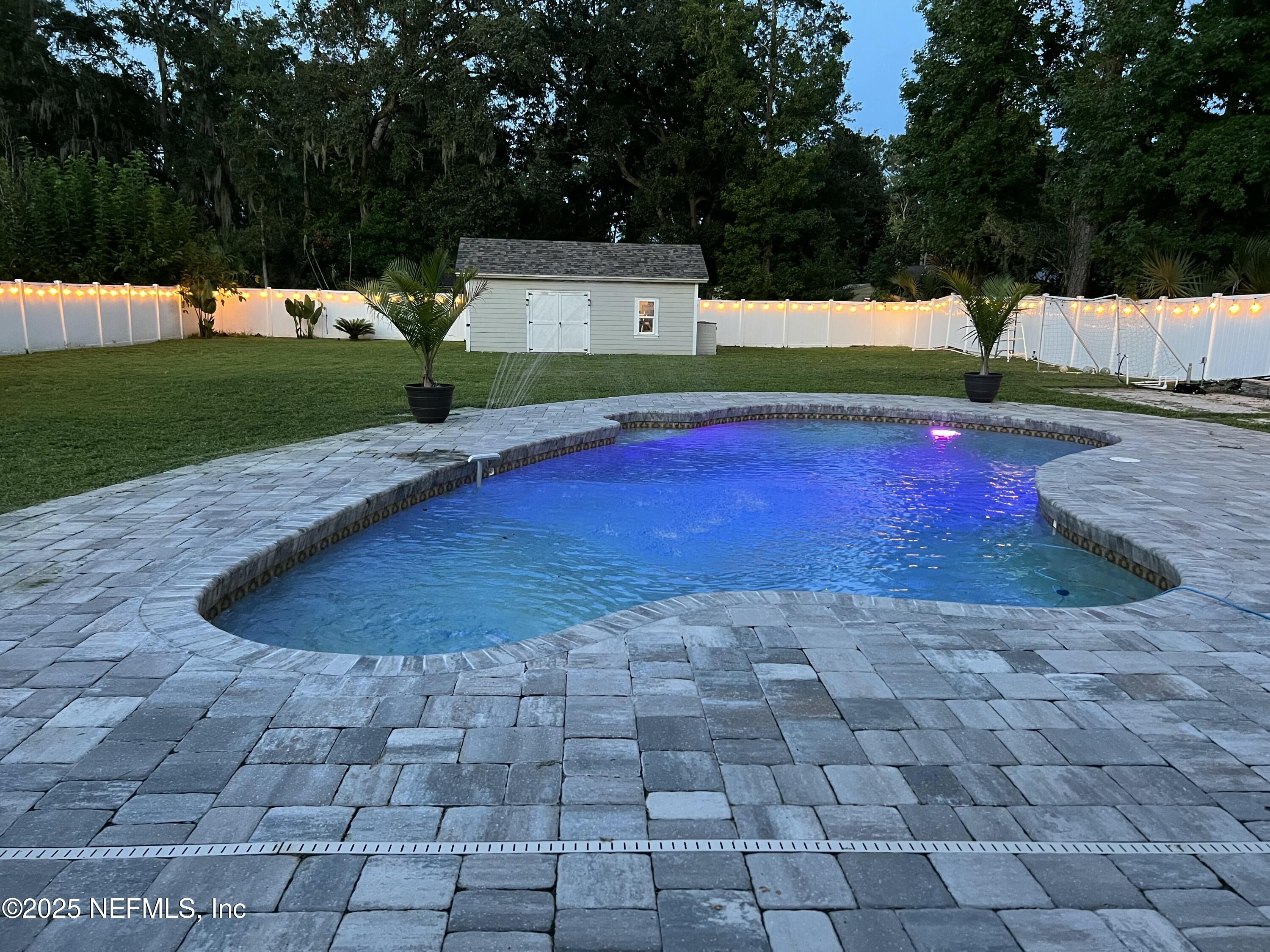 12213 GOVERNORS Drive W