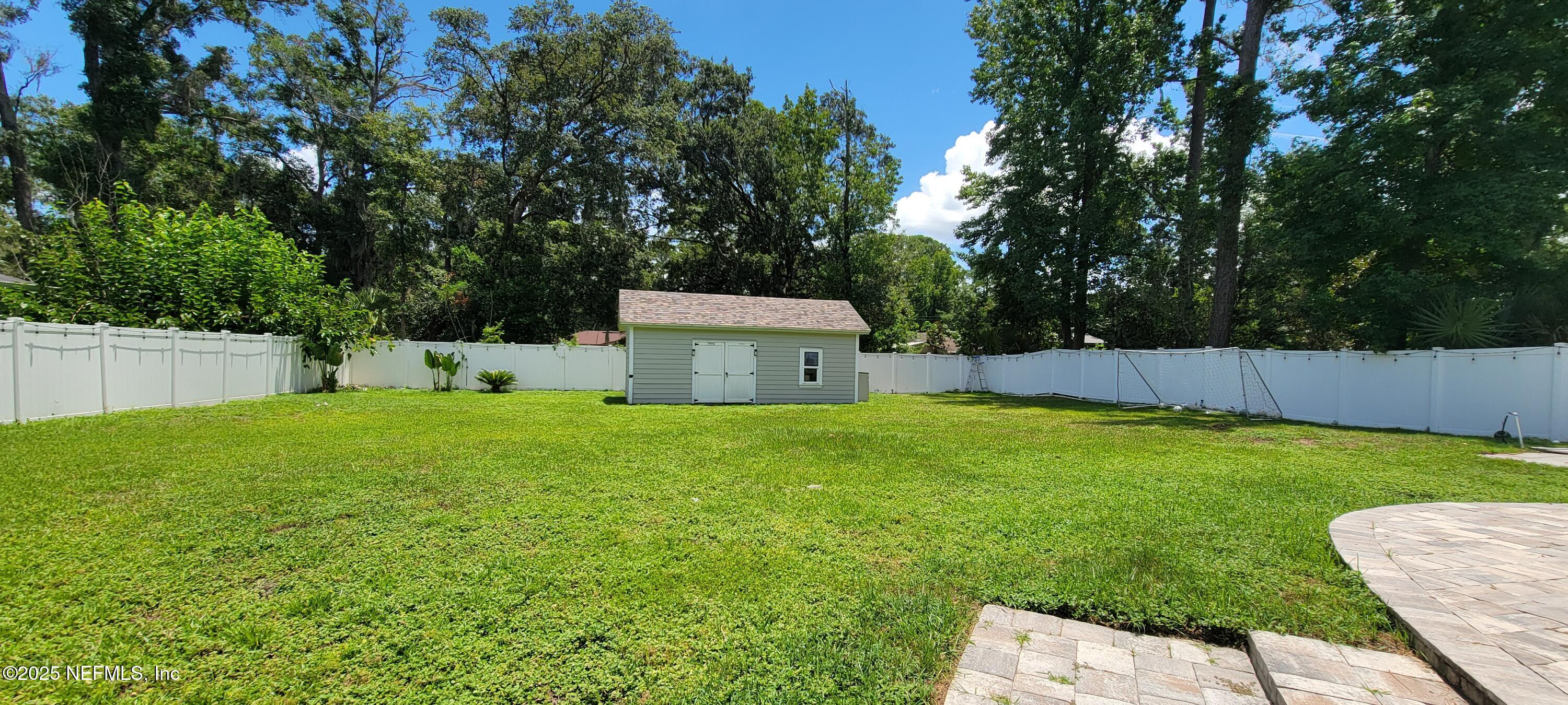 12213 GOVERNORS Drive W
