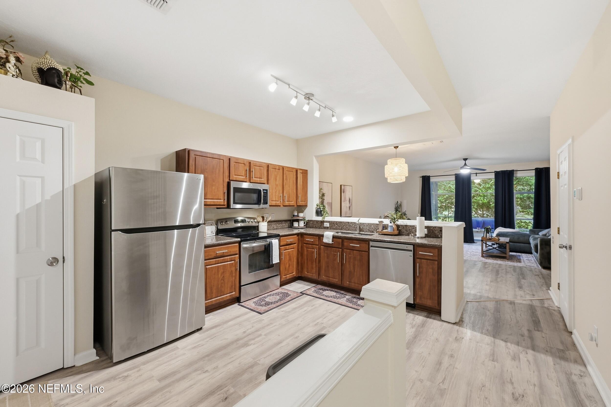 7546 SCARLET IBIS Lane