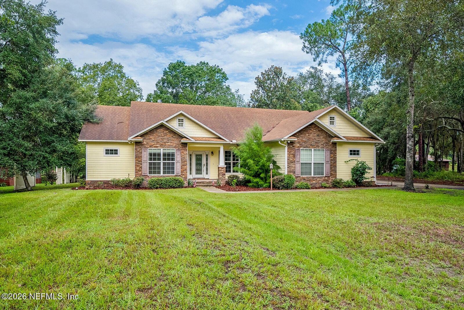 486 LAKESHORE Drive