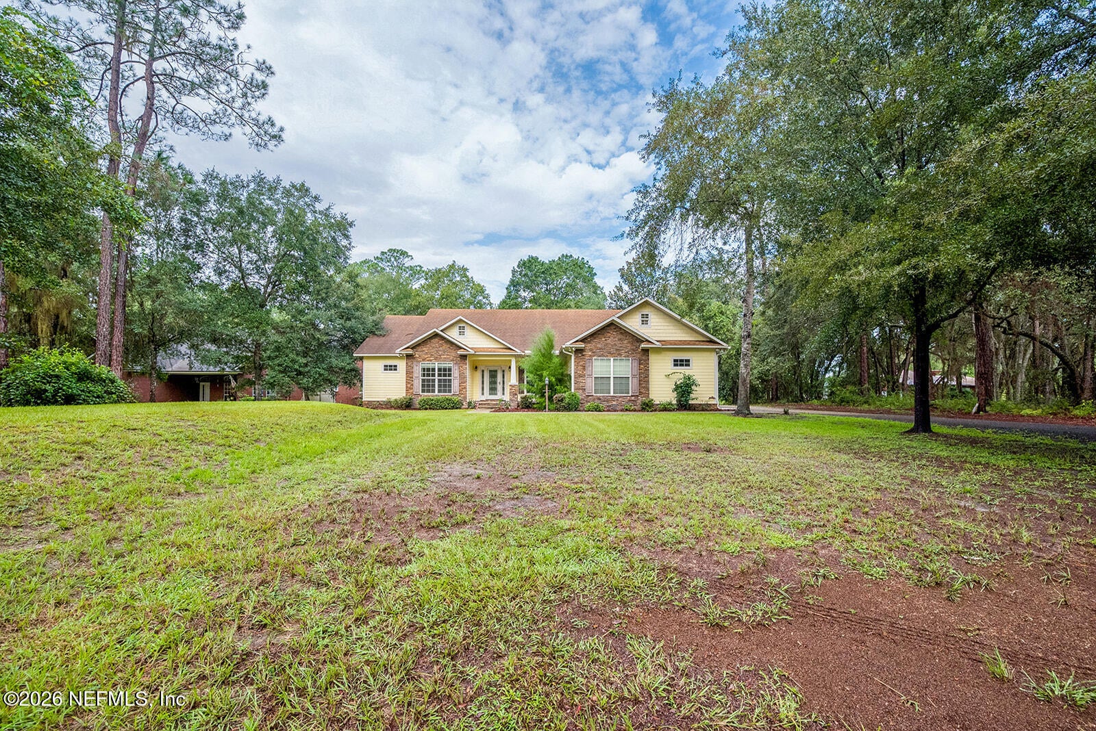 486 LAKESHORE Drive