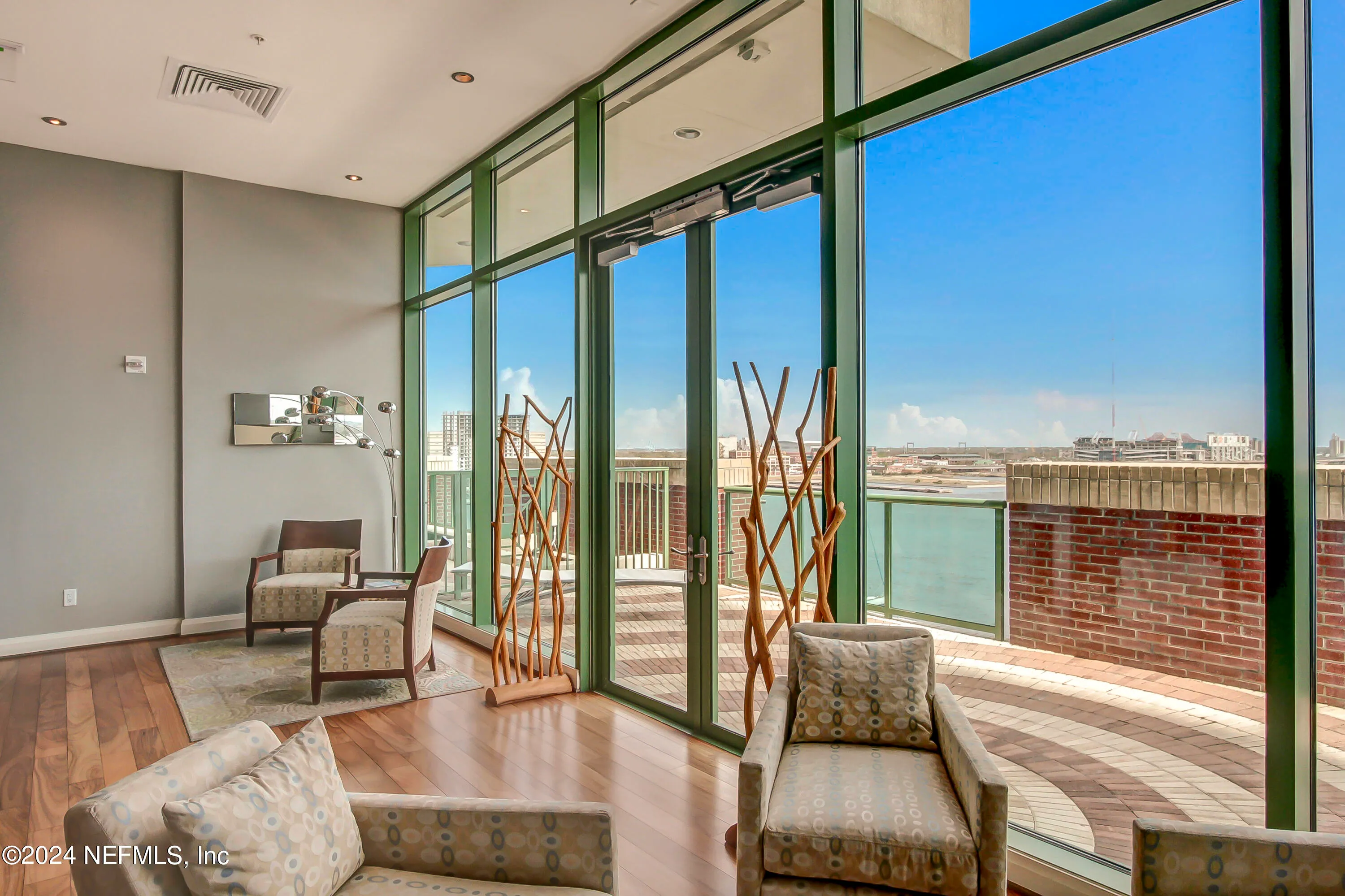 Jacksonville, Florida 32207, United States, 3 Bedrooms Bedrooms, ,4 BathroomsBathrooms,Residential,Active,41802